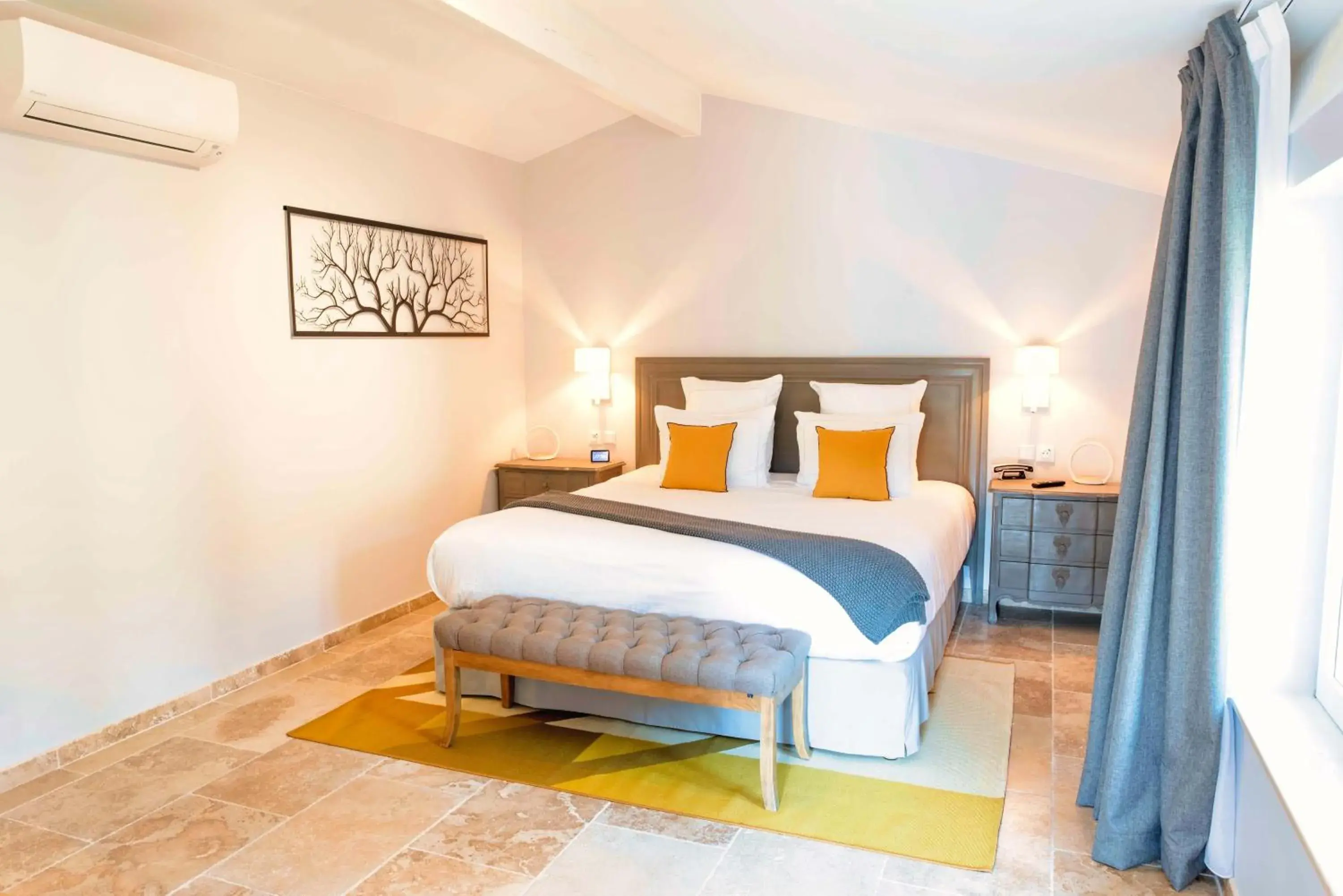 Standard Double Room in Domaine Ribiera, Hotel 5 Etoiles, SPA & Golf - Forcalquier Standard Double Room in Domaine Ribiera, Hotel 5 Etoiles, SPA & Golf - Forcalquier