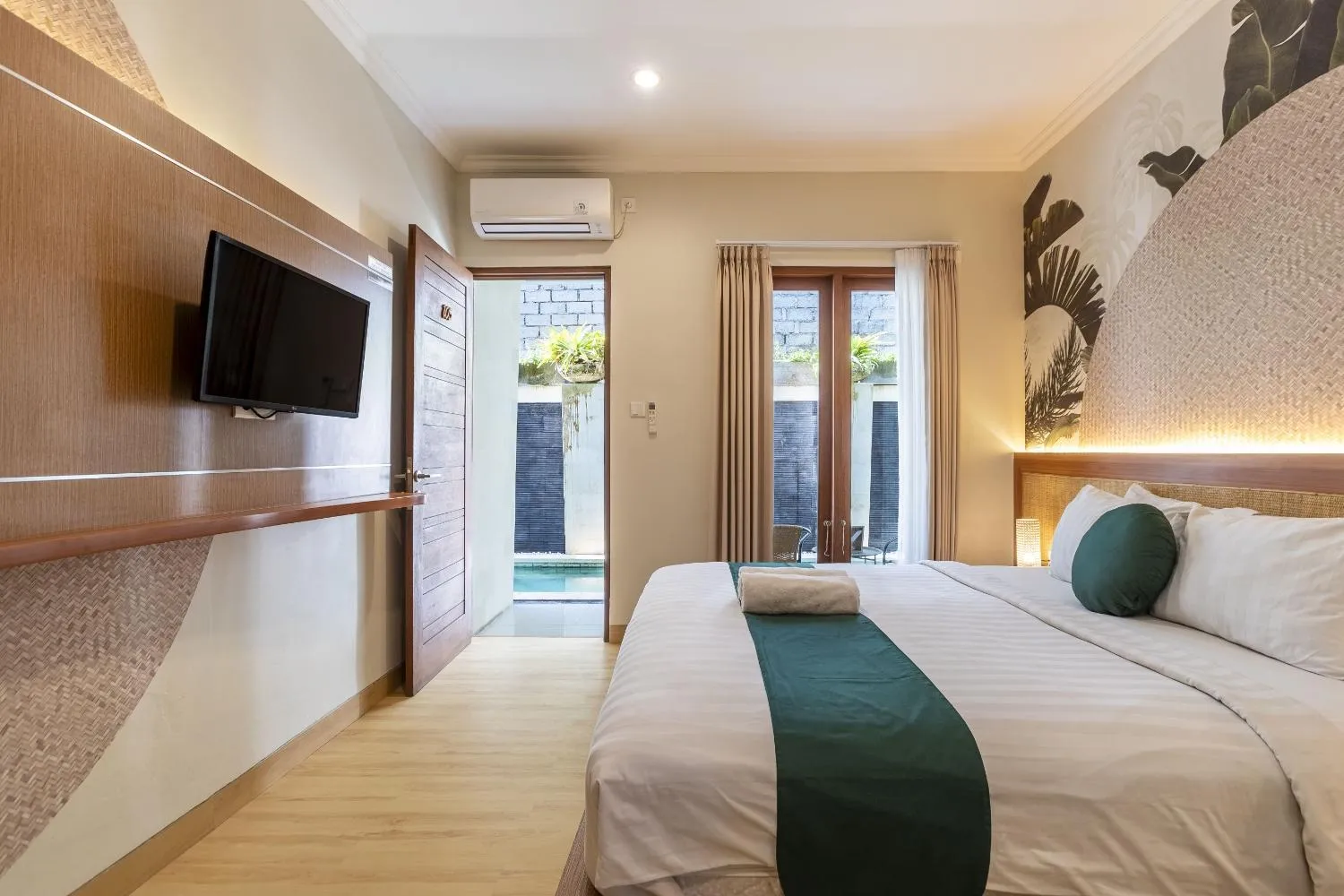 Bedroom, Bed in Cove Vin Stay