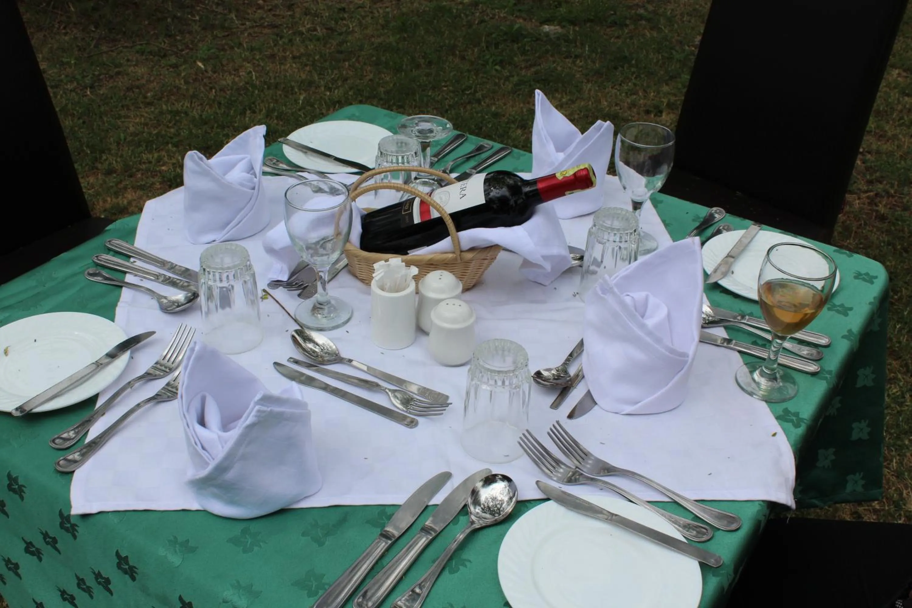 Restaurant/places to eat in Burch's Resort Naivasha