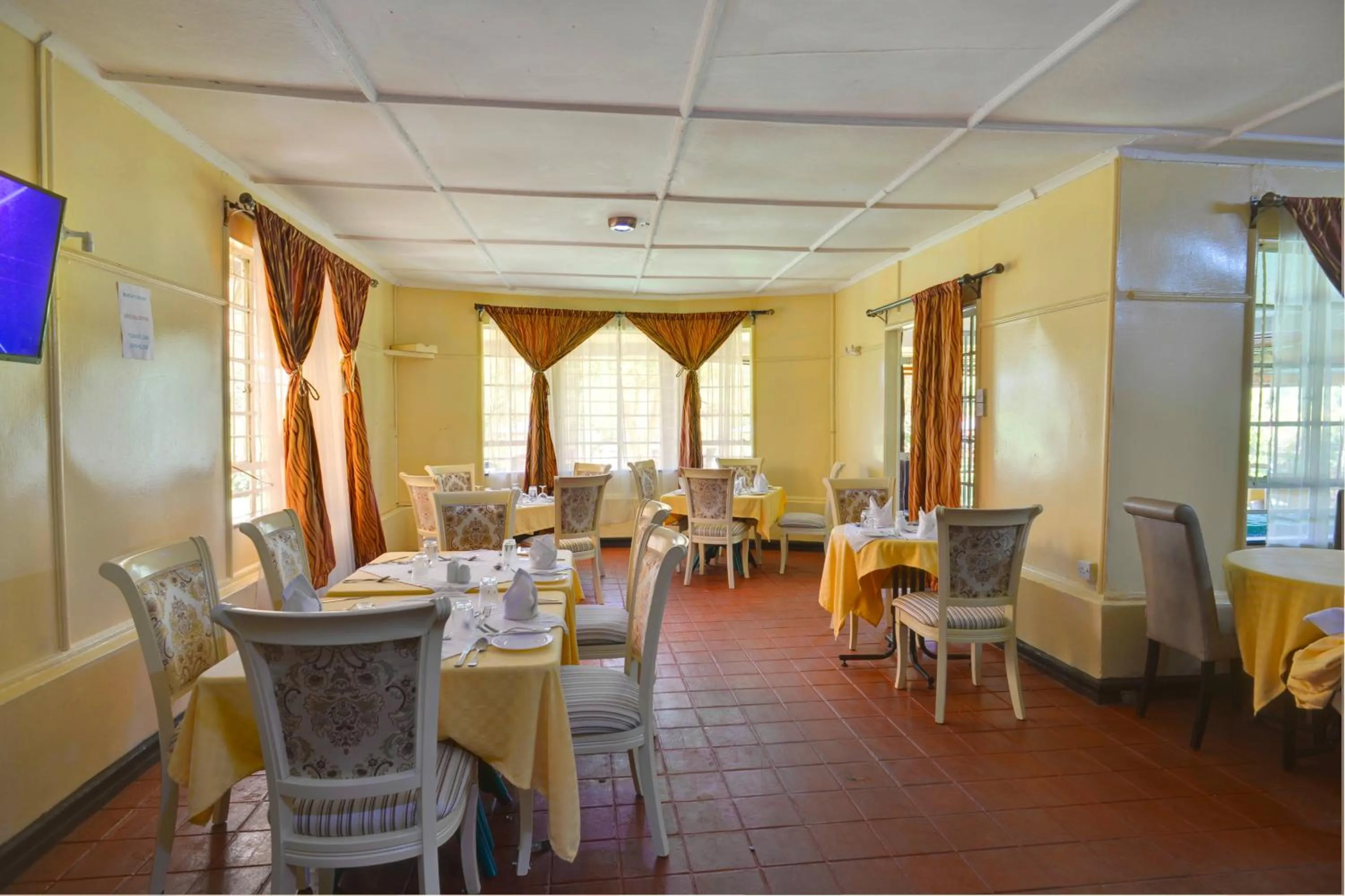 Restaurant/places to eat in Burch's Resort Naivasha