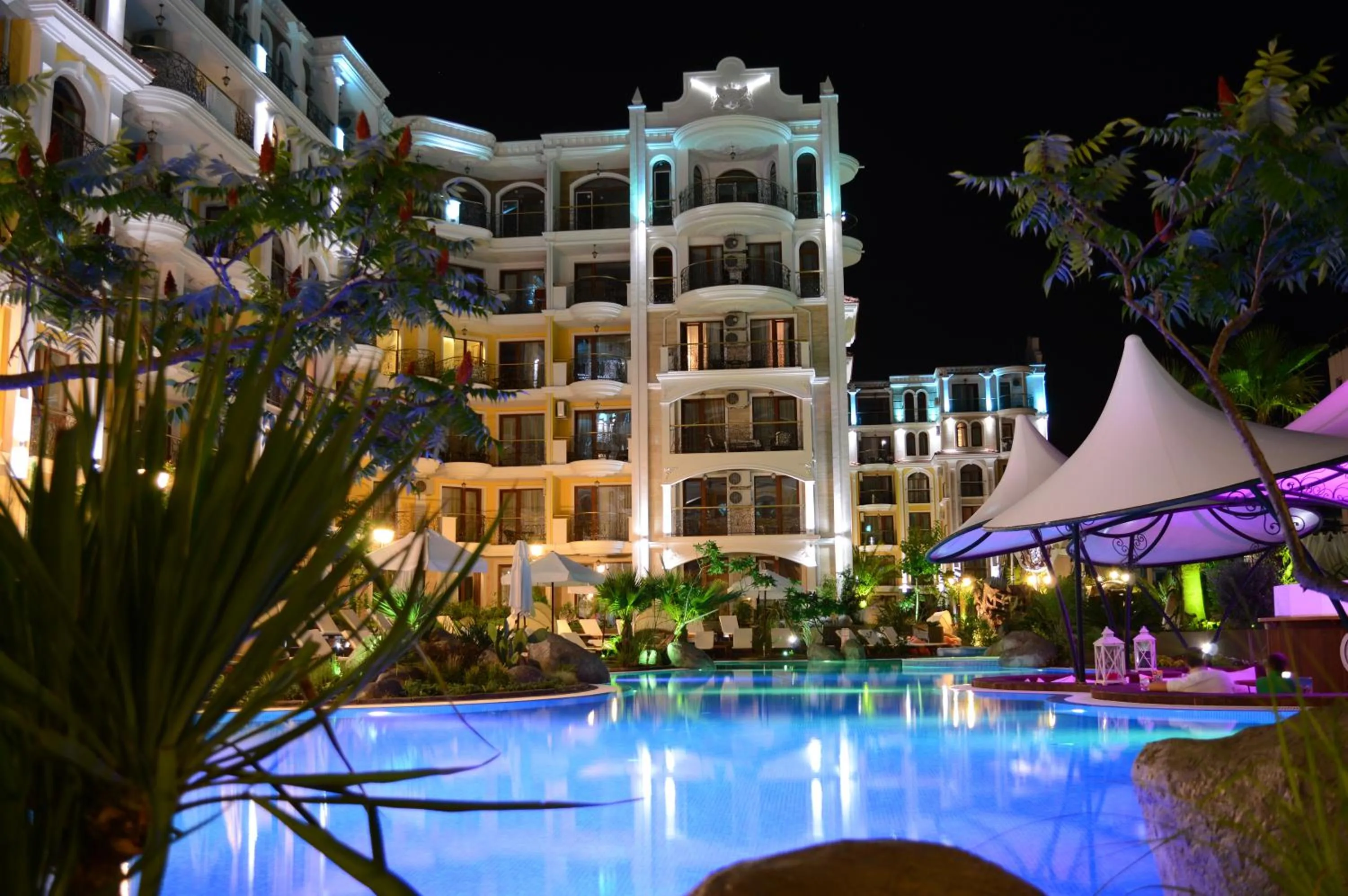 Facade/entrance in Harmony Suites - Monte Carlo