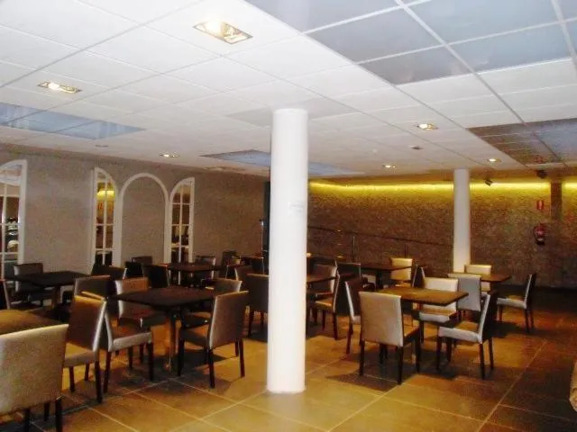 Restaurant/places to eat in Hotel Ribera de Langa