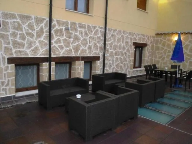 Patio in Hotel Ribera de Langa
