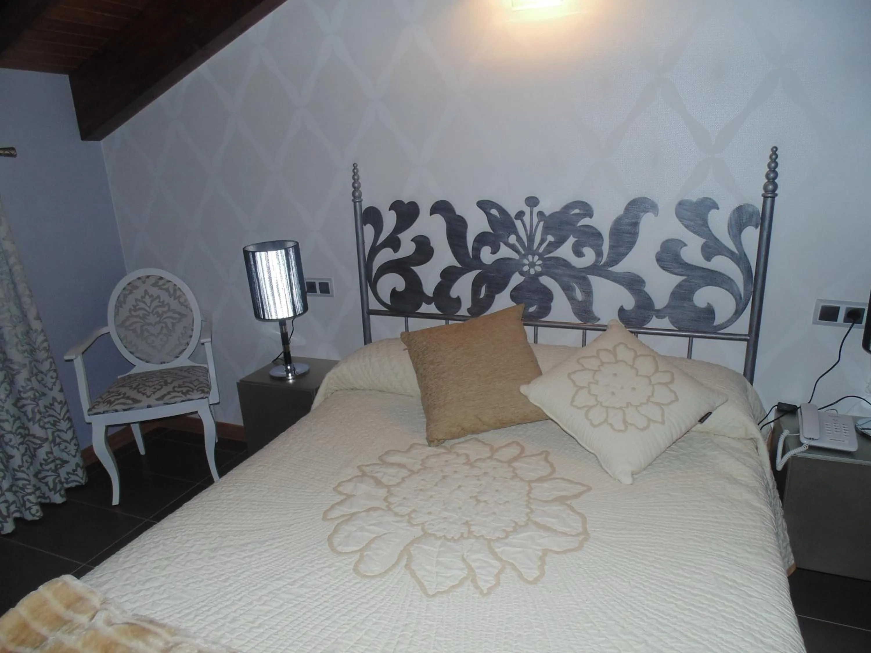 Bedroom, Bed in Hotel Ribera de Langa