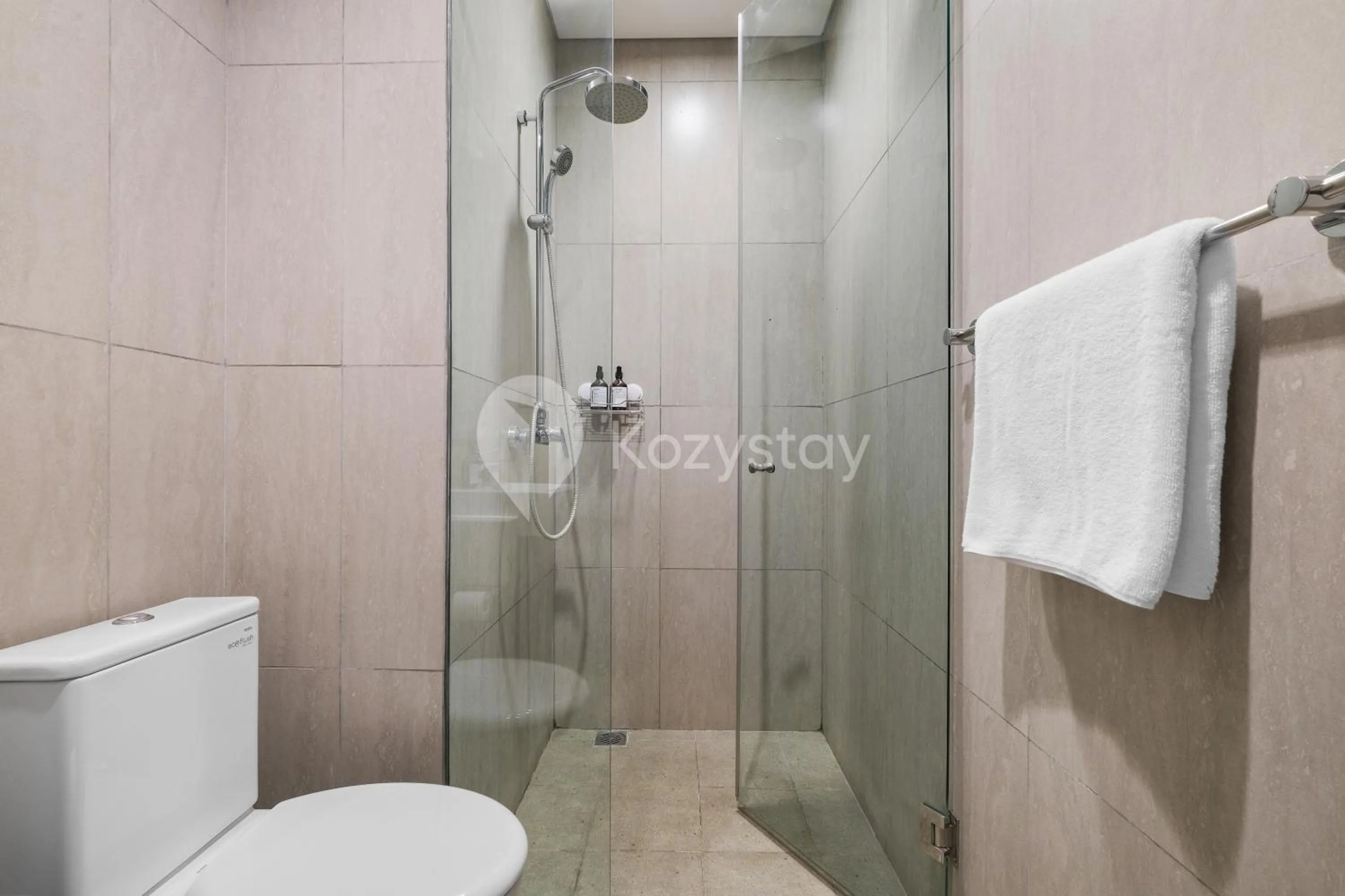 Bathroom in Serica by Kozystay - Fatmawati