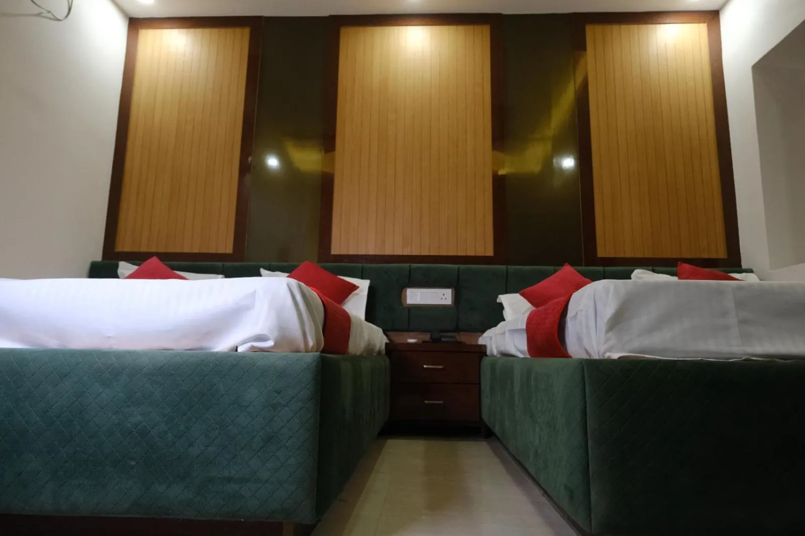 Bed in Hotel Golden Continental