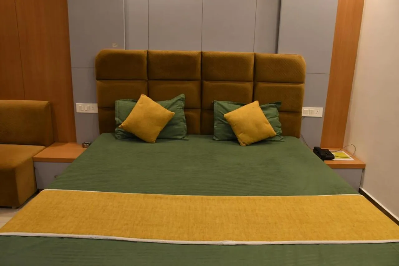 Bed in Hotel Golden Continental