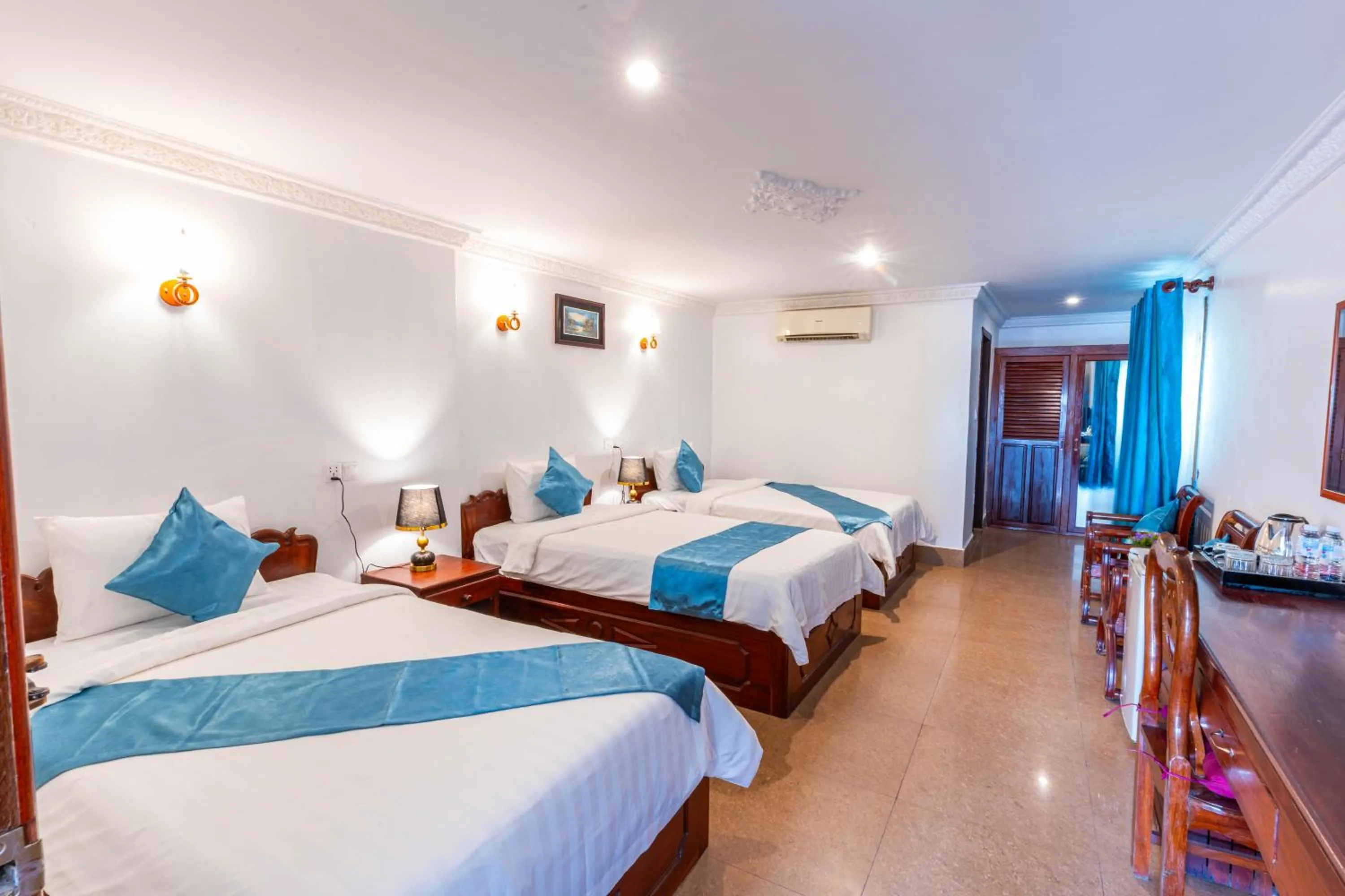 Pool view, Bed in Rithy Rin Angkor Hotel