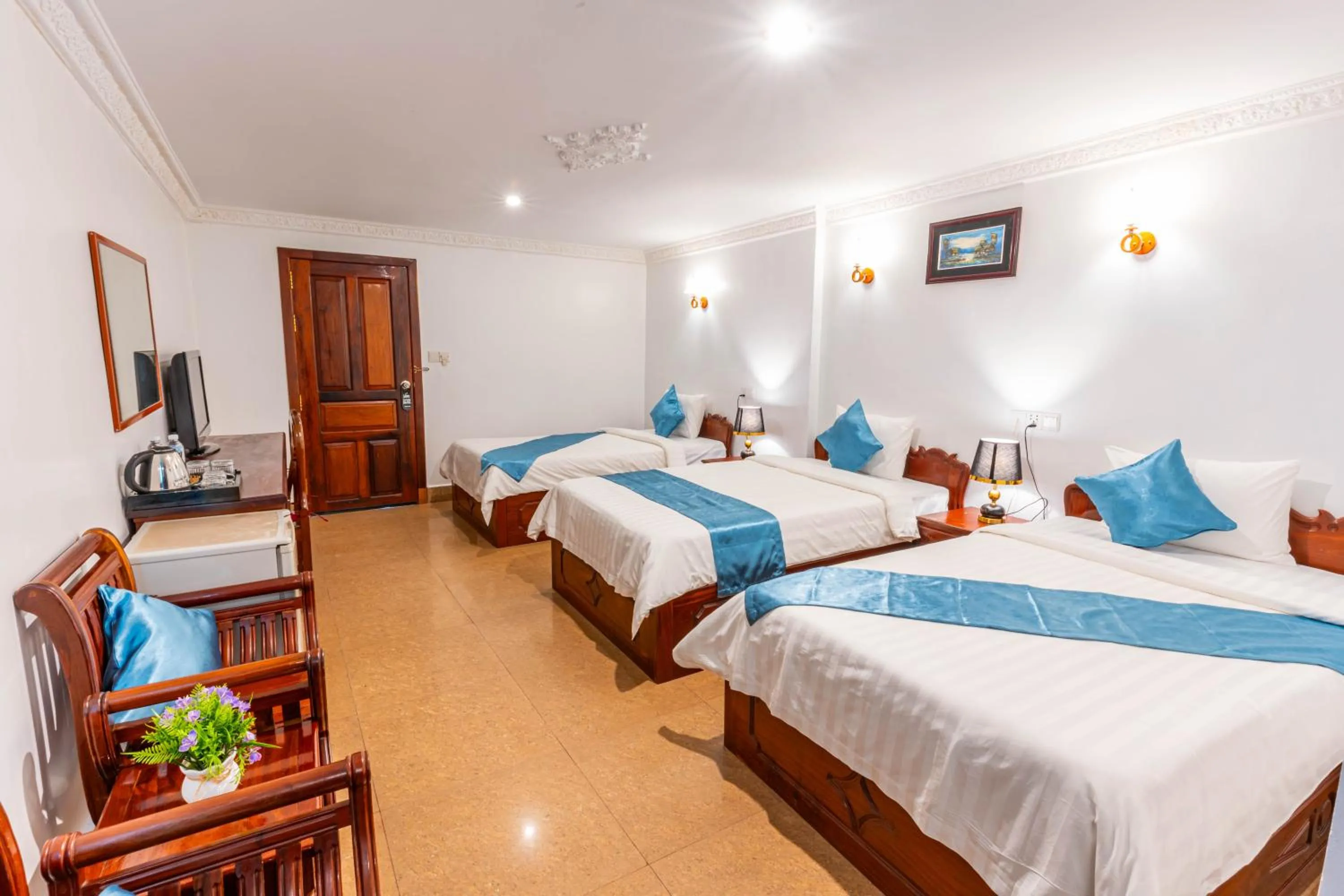 Pool view, Bed in Rithy Rin Angkor Hotel