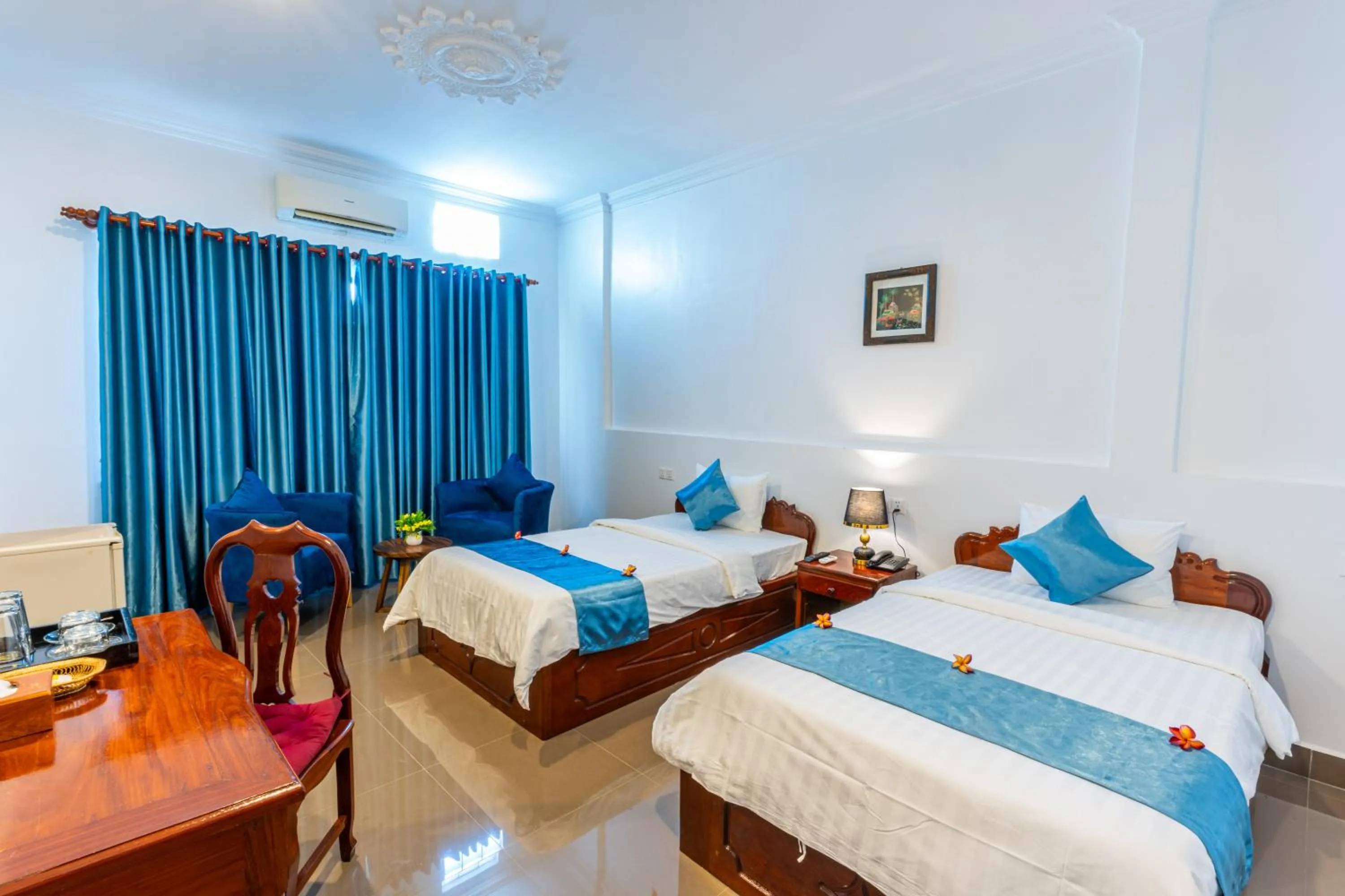 Living room, Bed in Rithy Rin Angkor Hotel