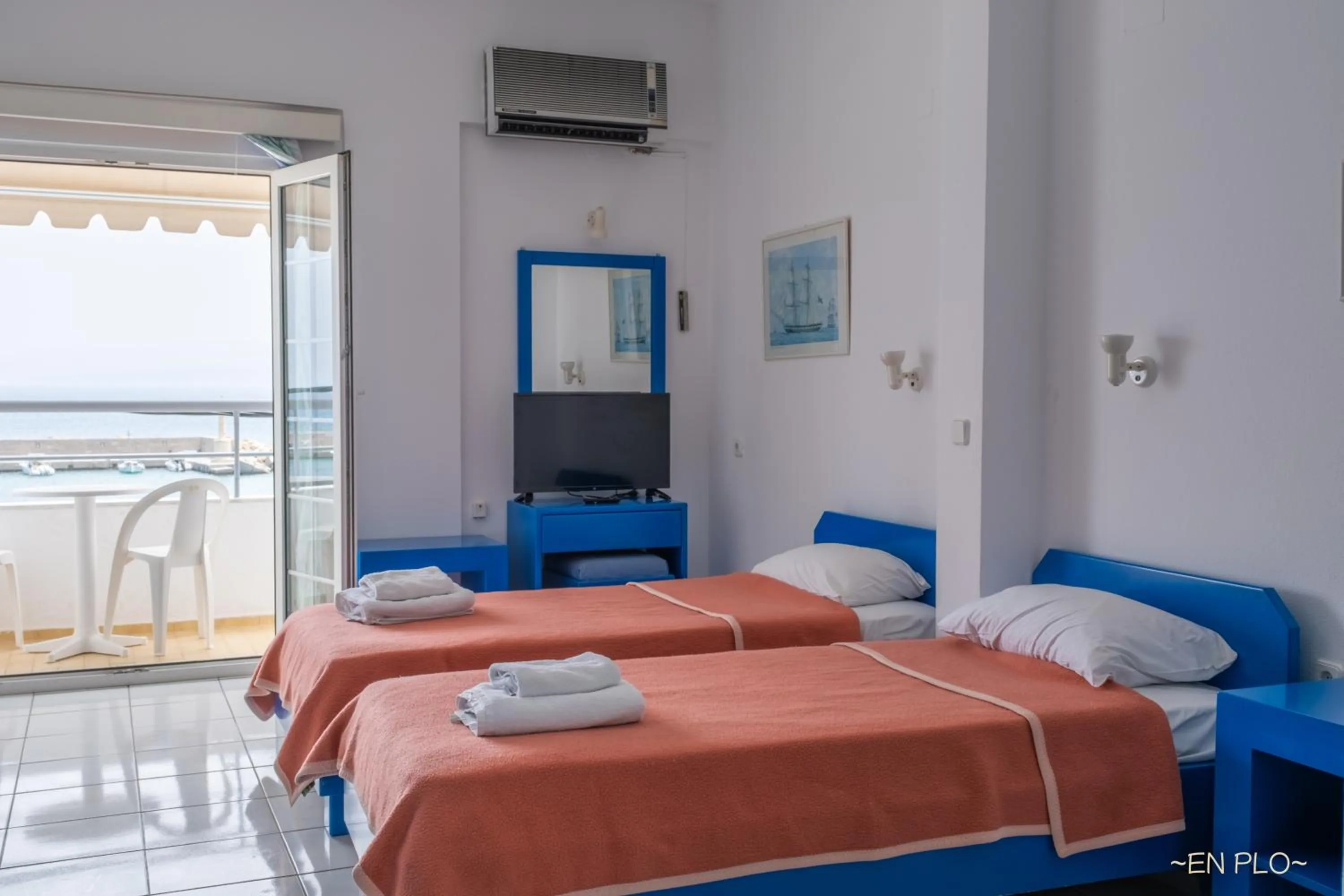 Photo of the whole room, Bed in Enplo Apartments