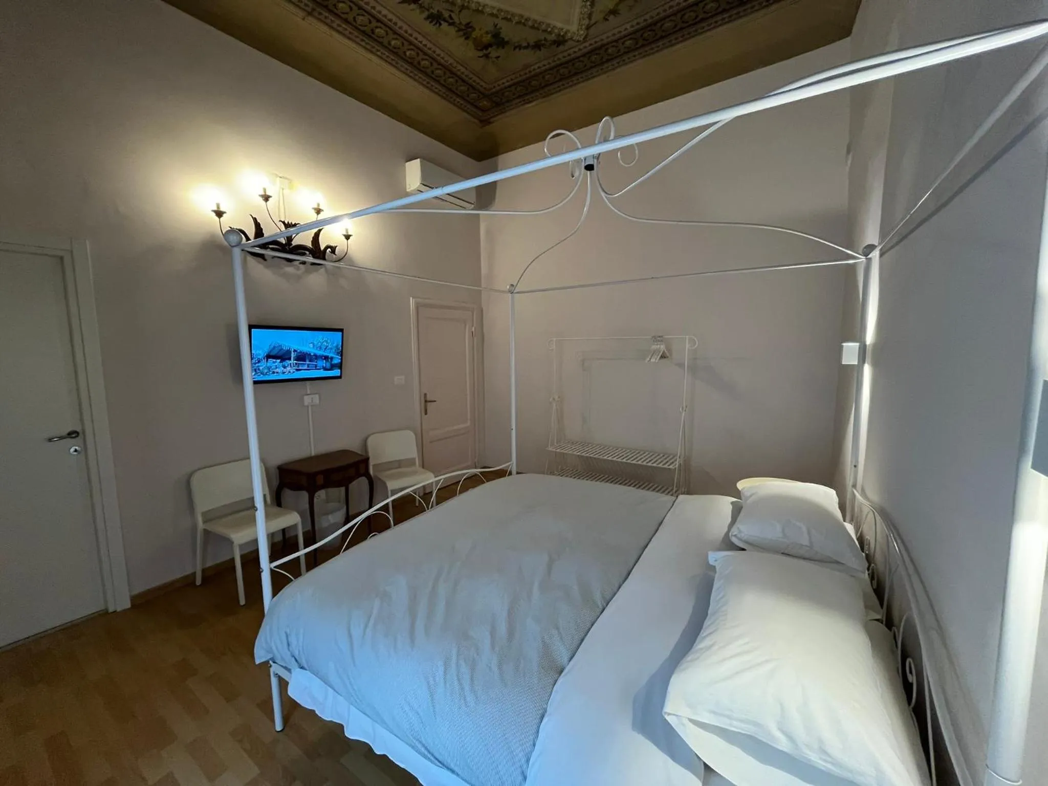 Bed in B&B Dante Alighieri