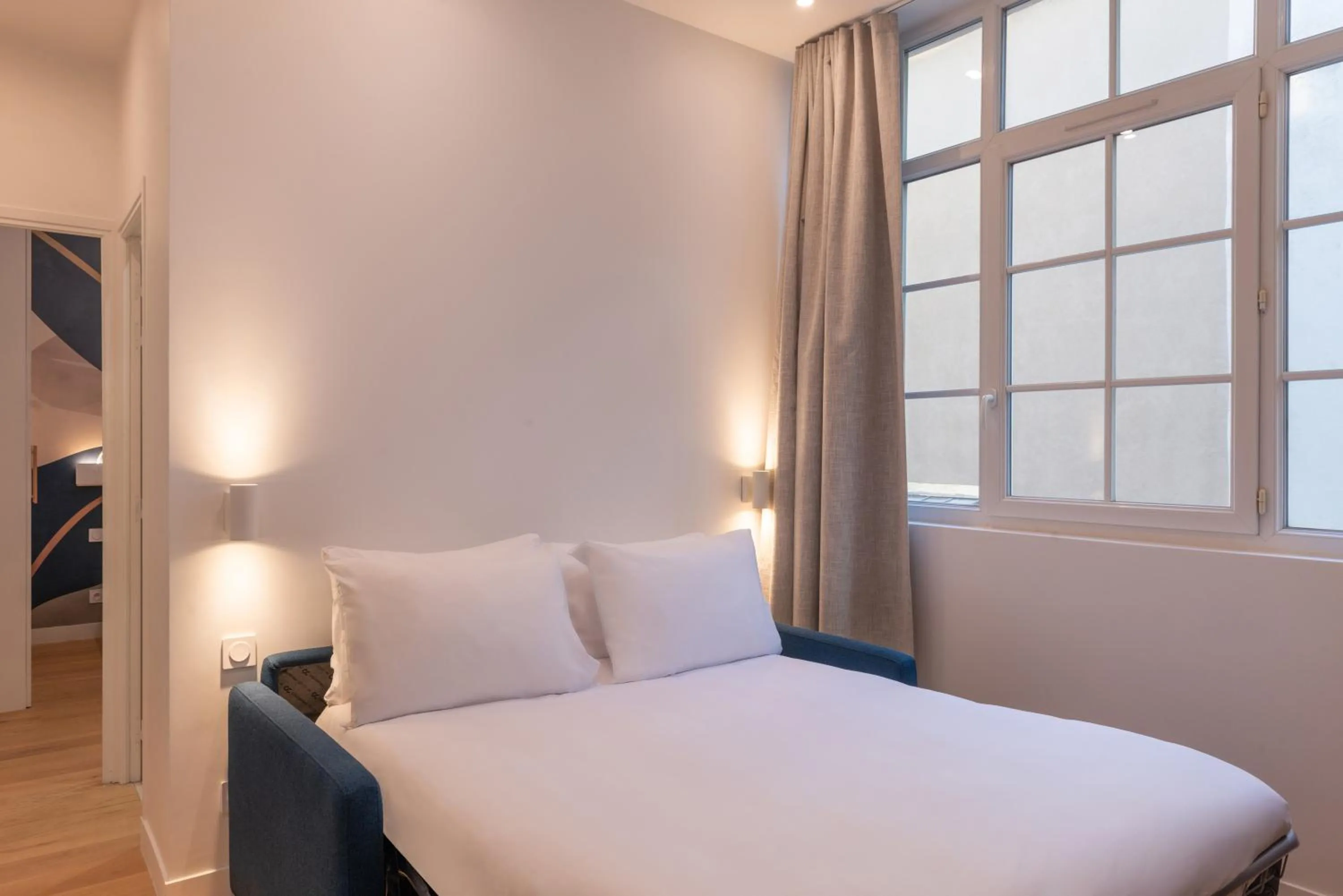 Bed in Faubourg Station