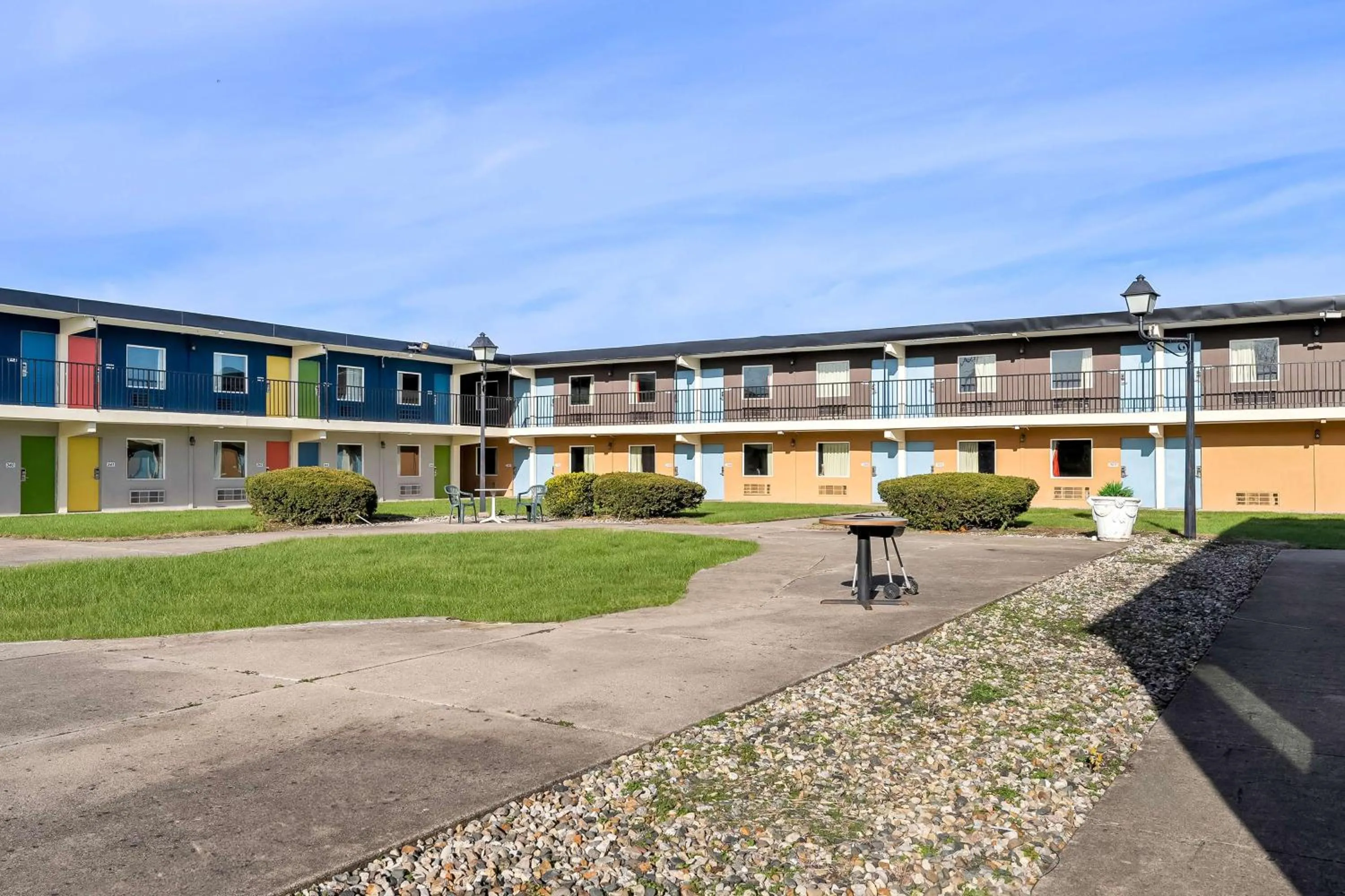 Property building in Signature Inn Danville