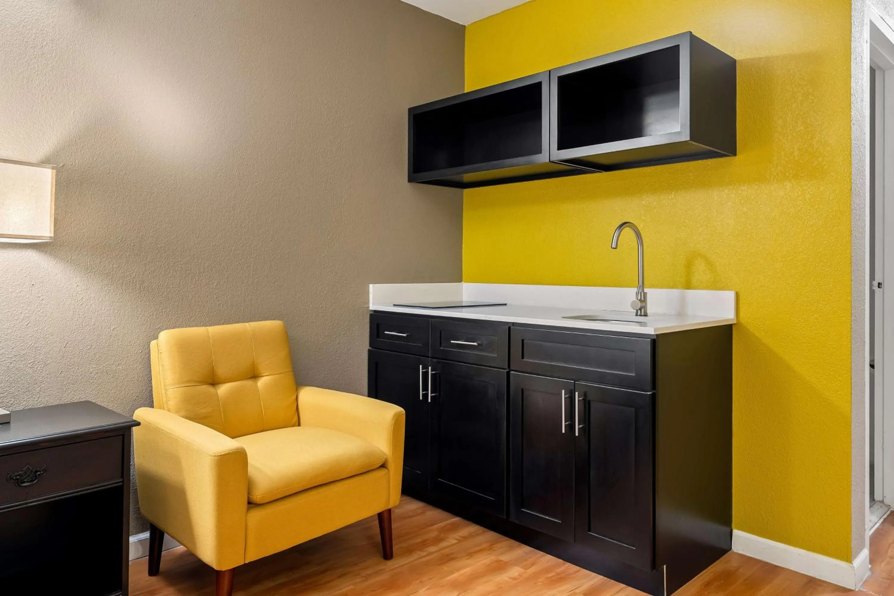 Kitchen or kitchenette in Signature Inn Danville