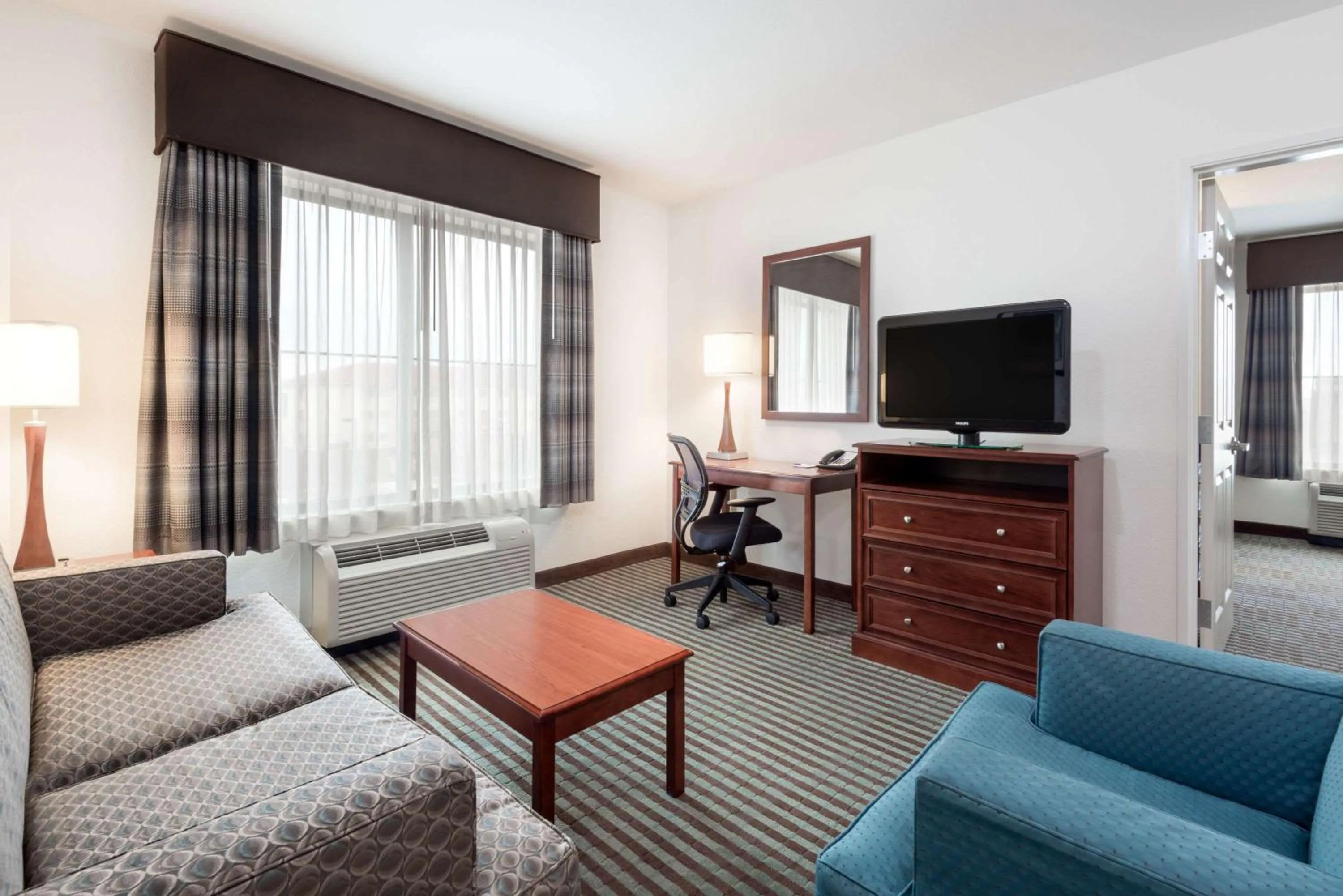 Photo of the whole room in Baymont by Wyndham Denver International Airport
