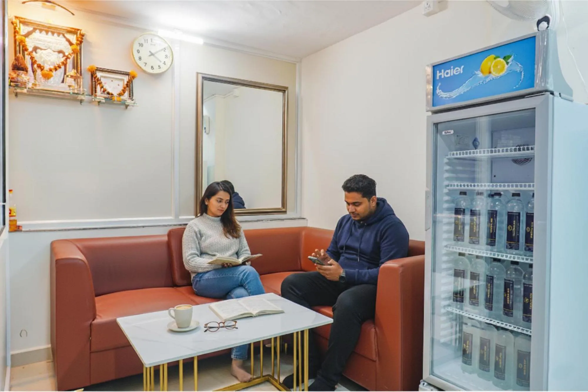 Seating area in Fabhotel The Mantra inn - Nr world trade center