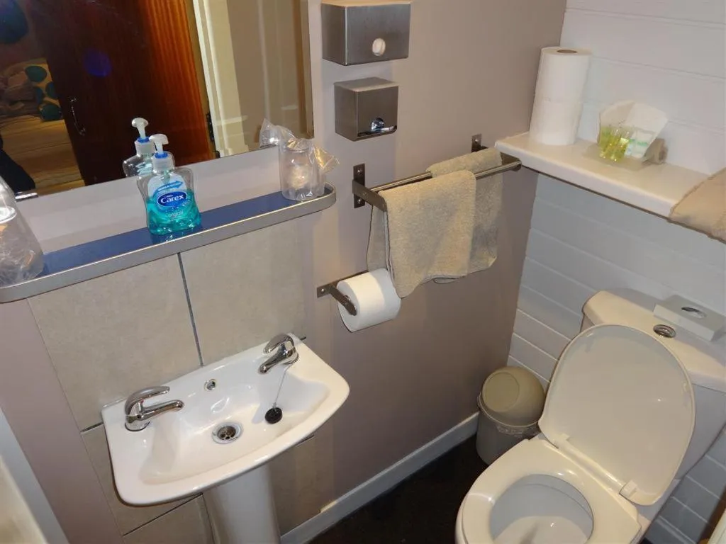 Bathroom in The Craimar