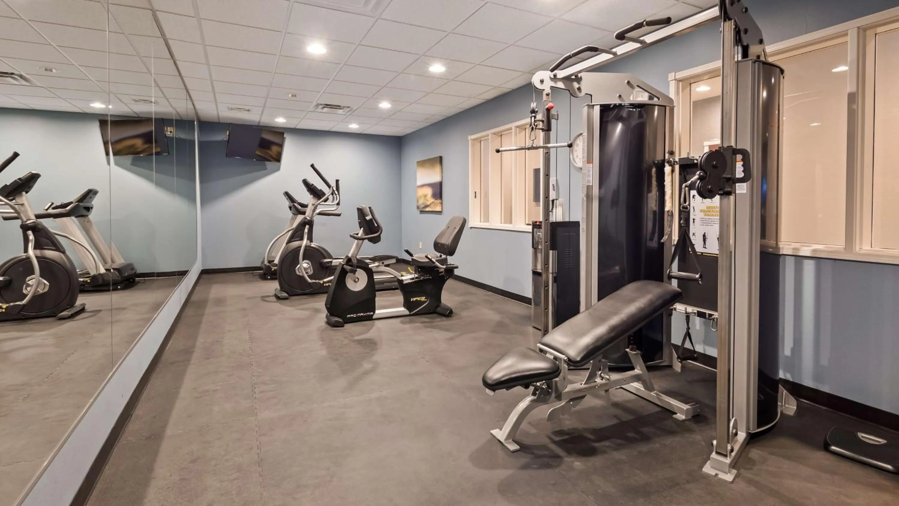 Fitness centre/facilities in Best Western Plus Boardman Inn & Suites