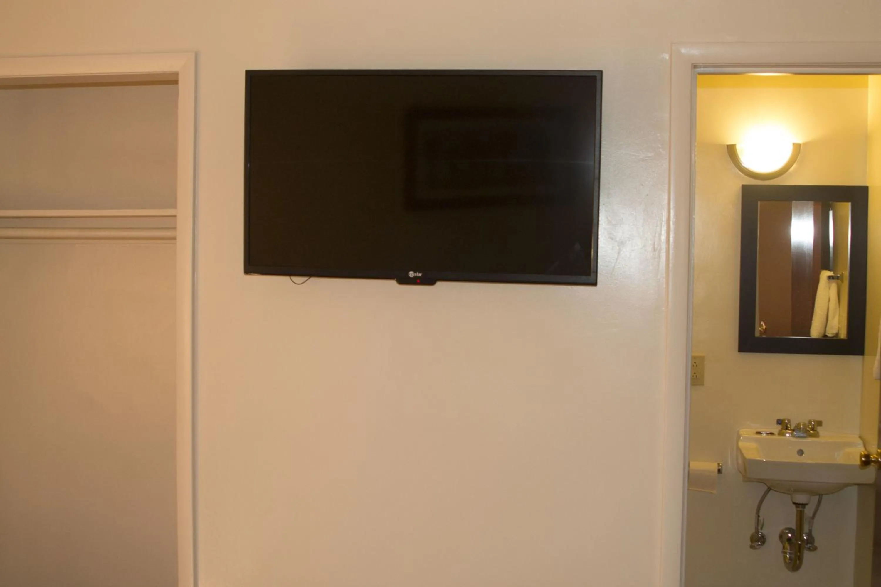 TV and multimedia in Lido Hotel