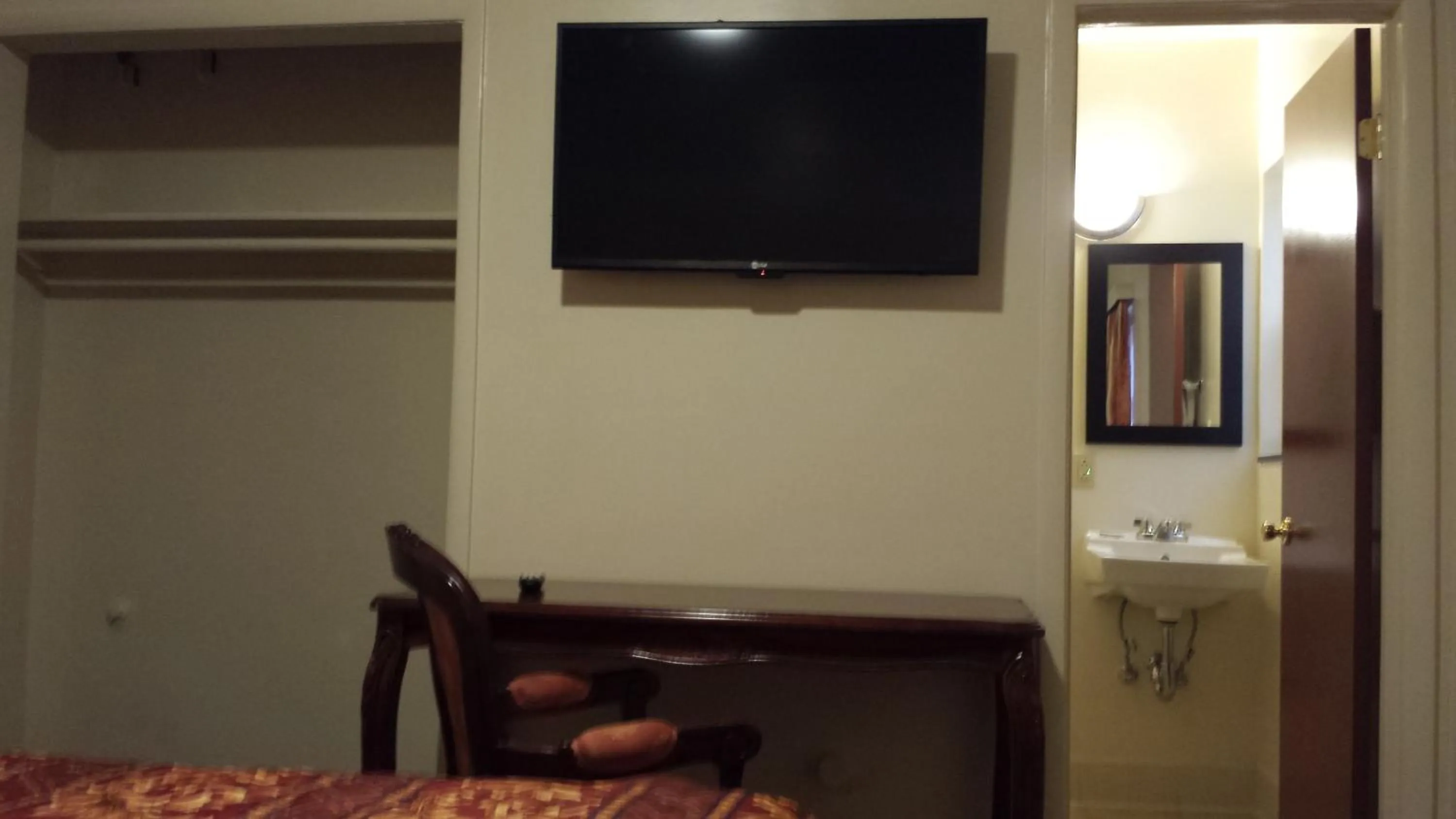 TV and multimedia in Lido Hotel