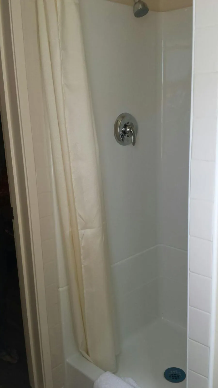 Shower in Lido Hotel