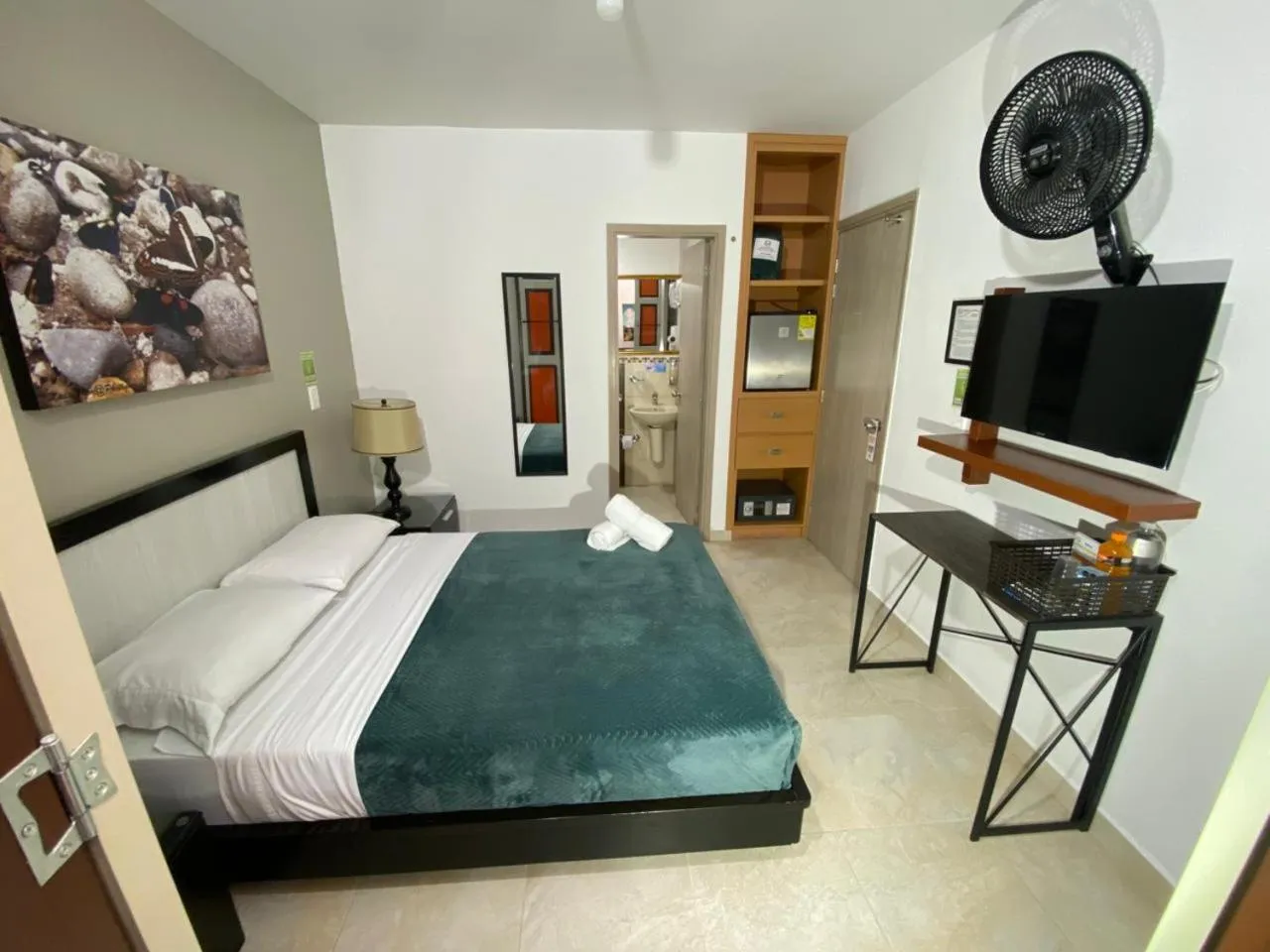 Photo of the whole room, Bed in Casa Borbon