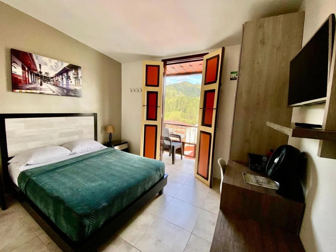 Photo of the whole room, Bed in Casa Borbon