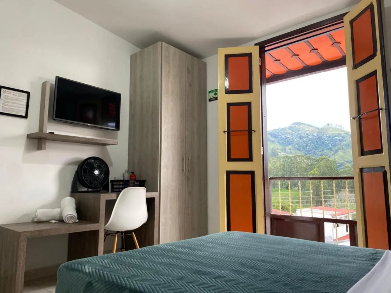 Mountain view, Bed in Casa Borbon