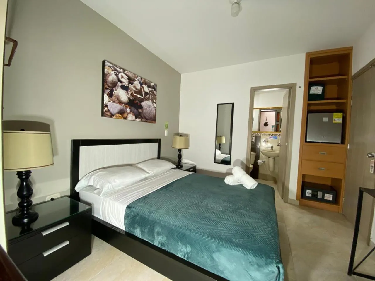 Photo of the whole room, Bed in Casa Borbon