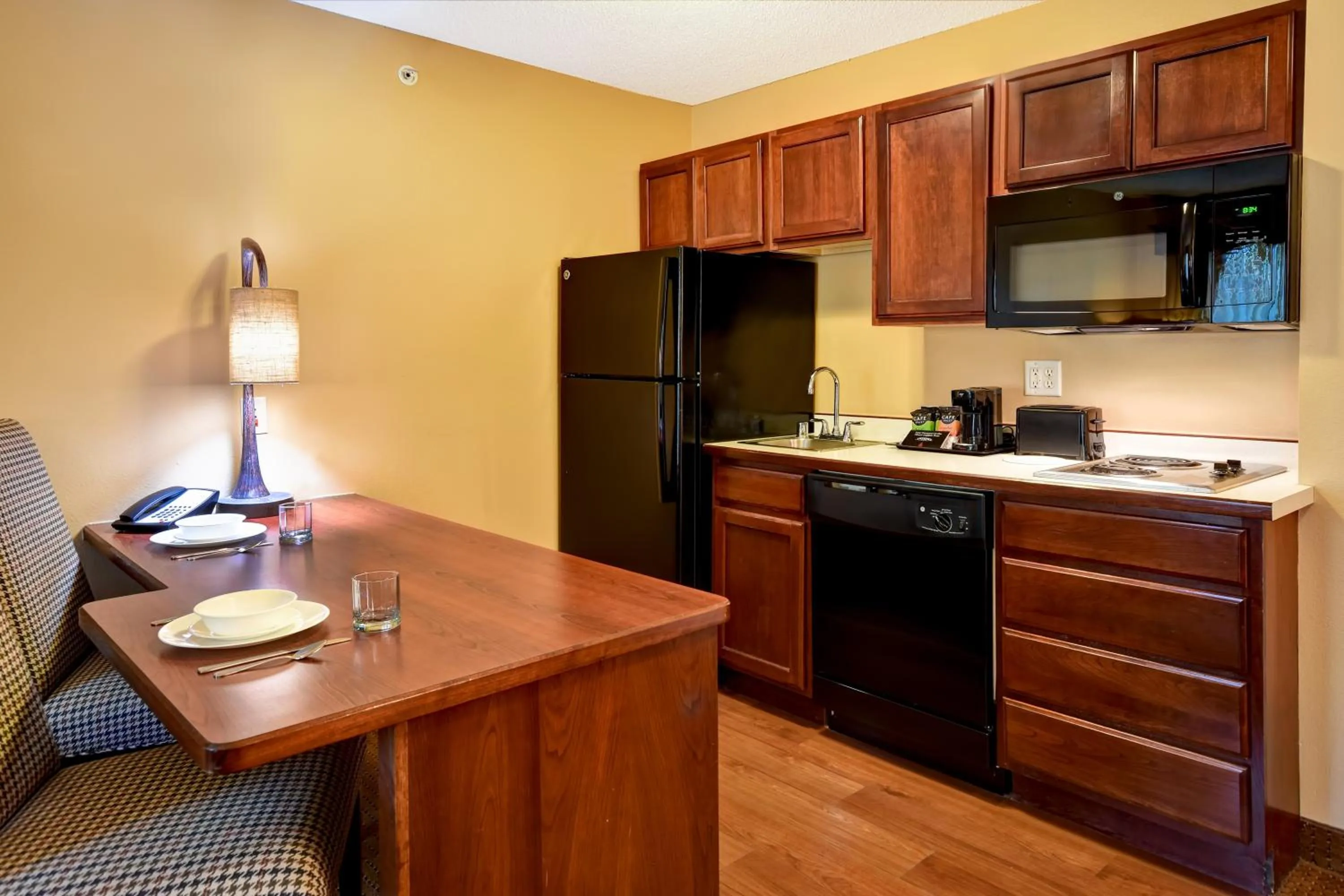 Kitchen or kitchenette in GrandStay Hotel & Suites La Crosse