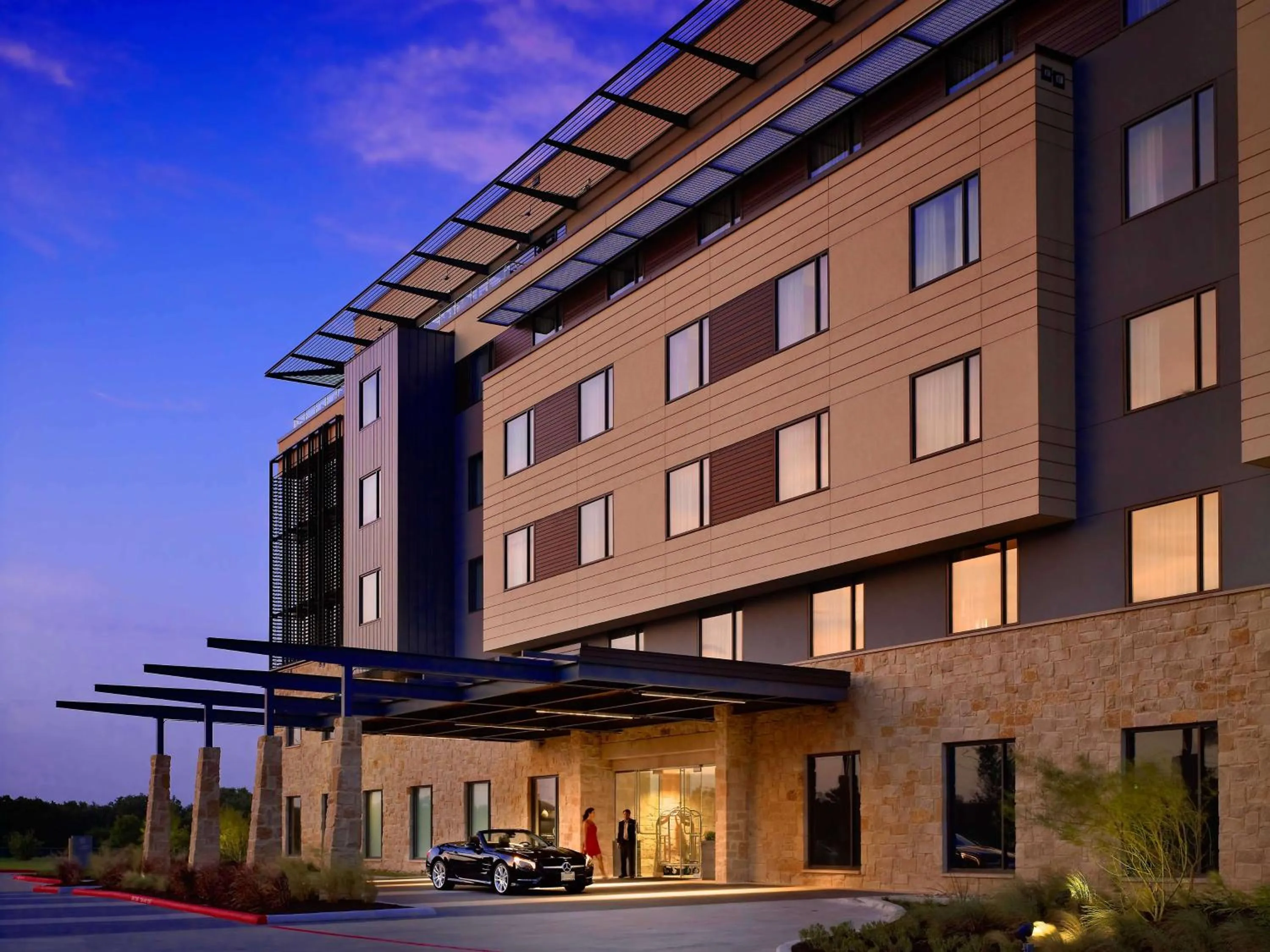 Property building in Sonesta Bee Cave Austin Hill Country