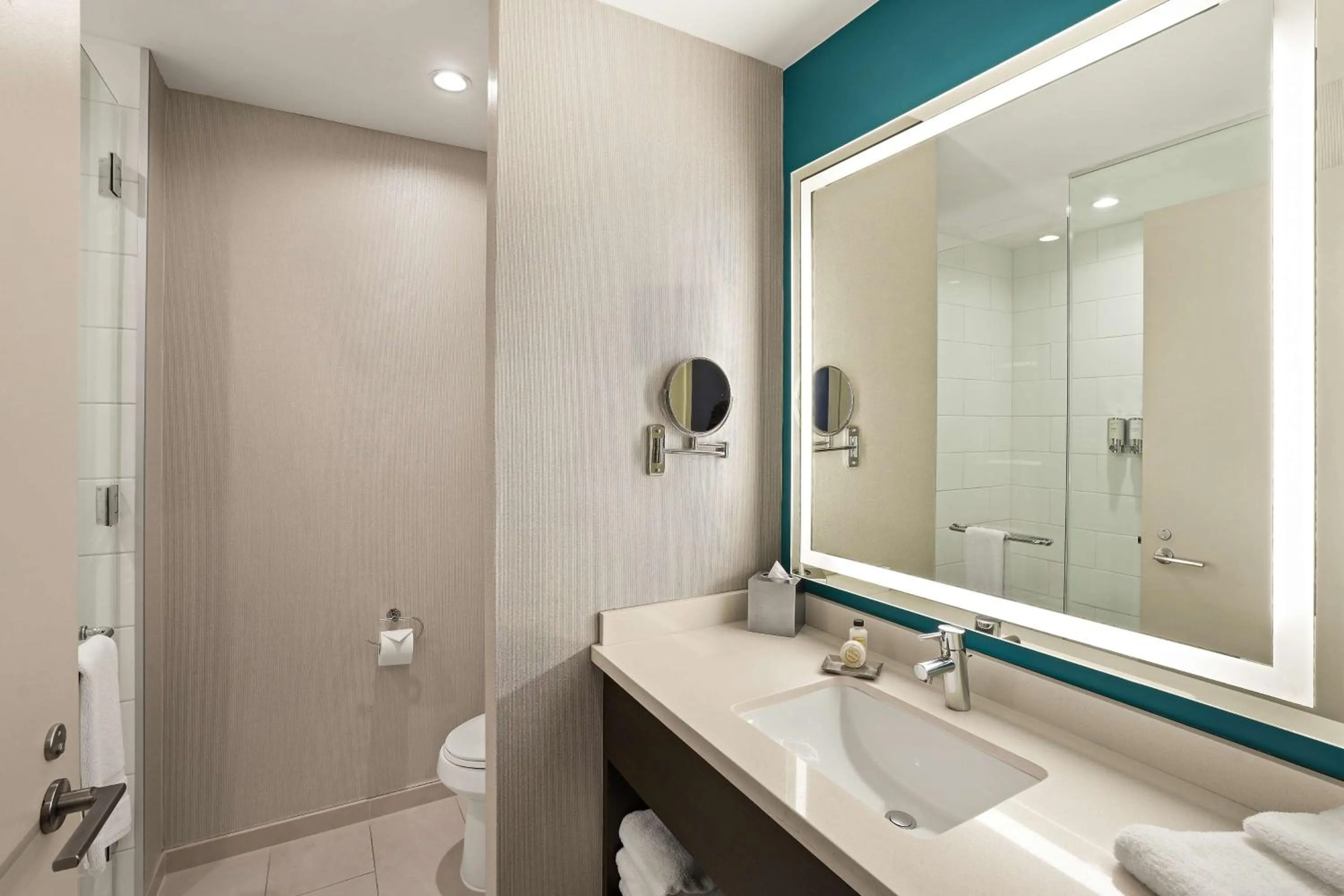 Bathroom in Sonesta Bee Cave Austin Hill Country