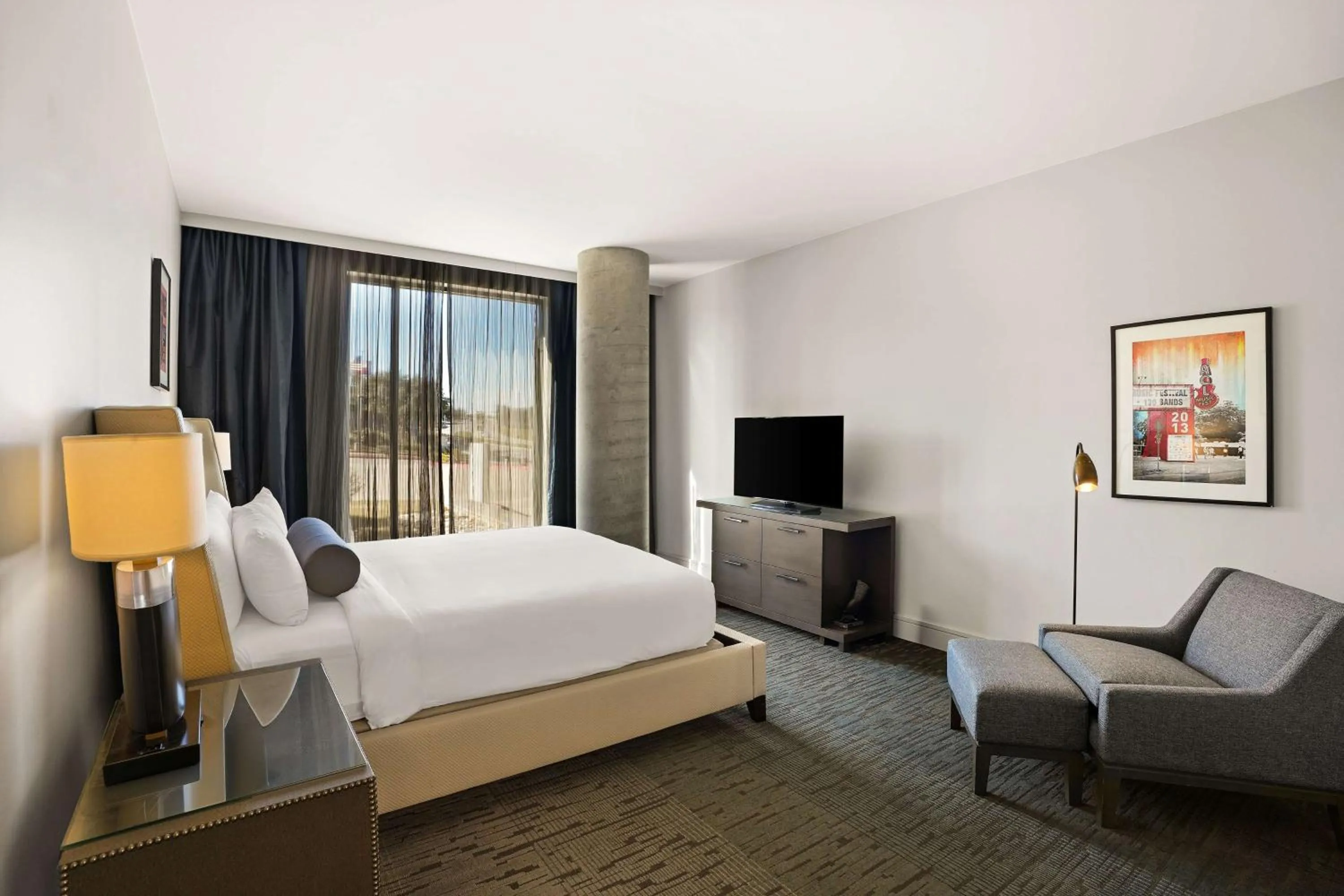 Bedroom, Bed in Sonesta Bee Cave Austin Hill Country