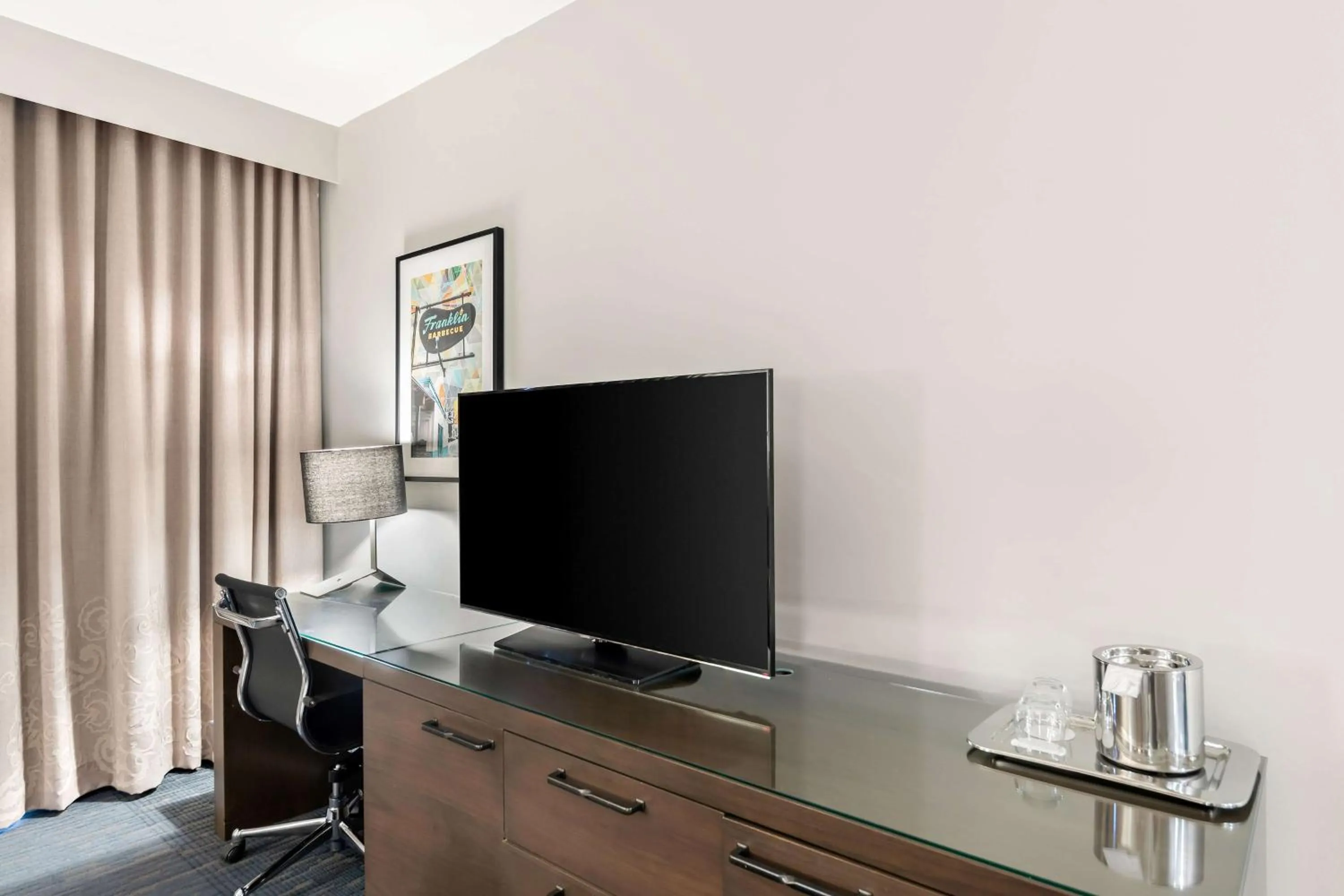 Bedroom in Sonesta Bee Cave Austin Hill Country