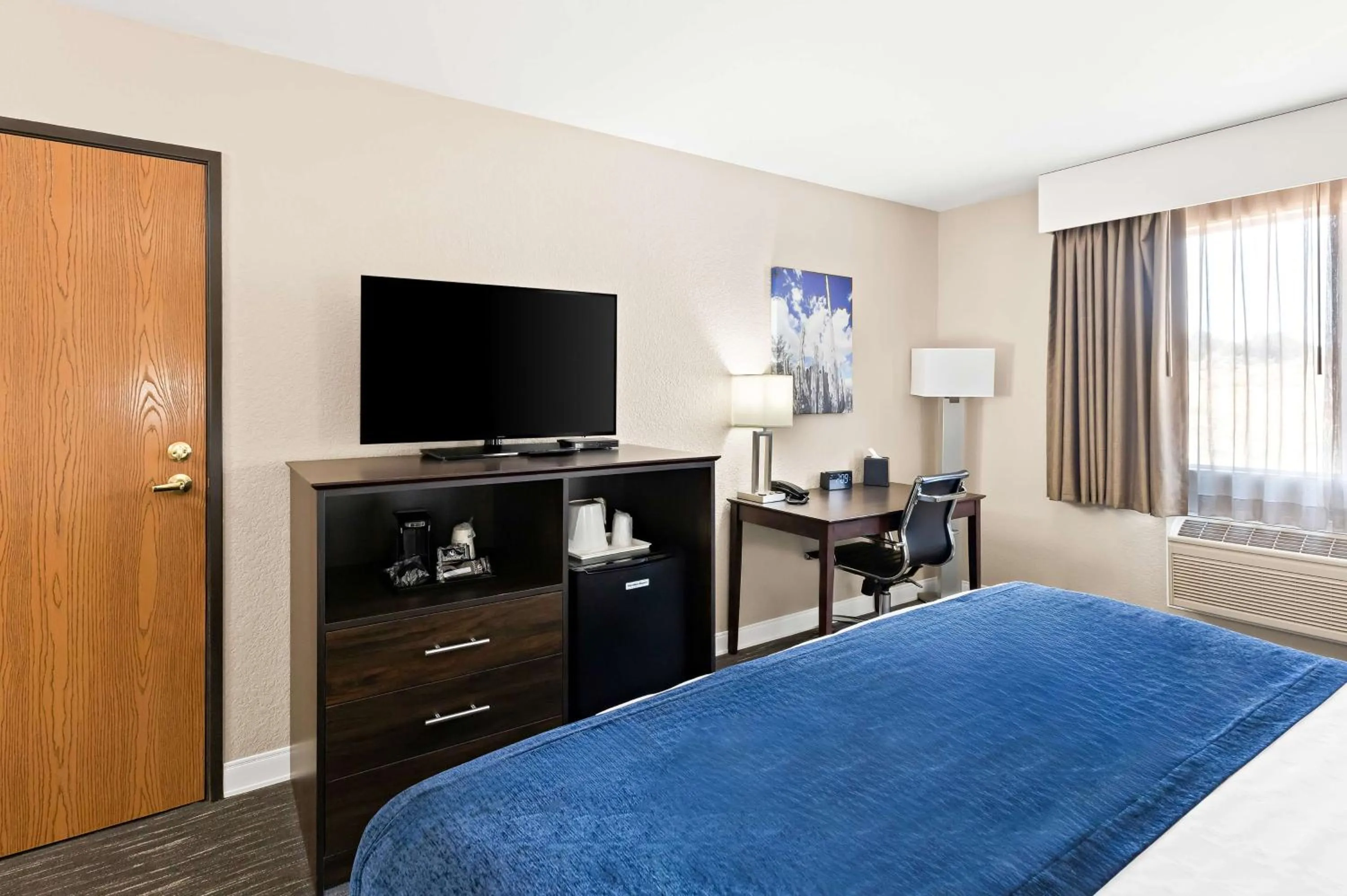 Bedroom, Bed in Best Western Snowflake Inn