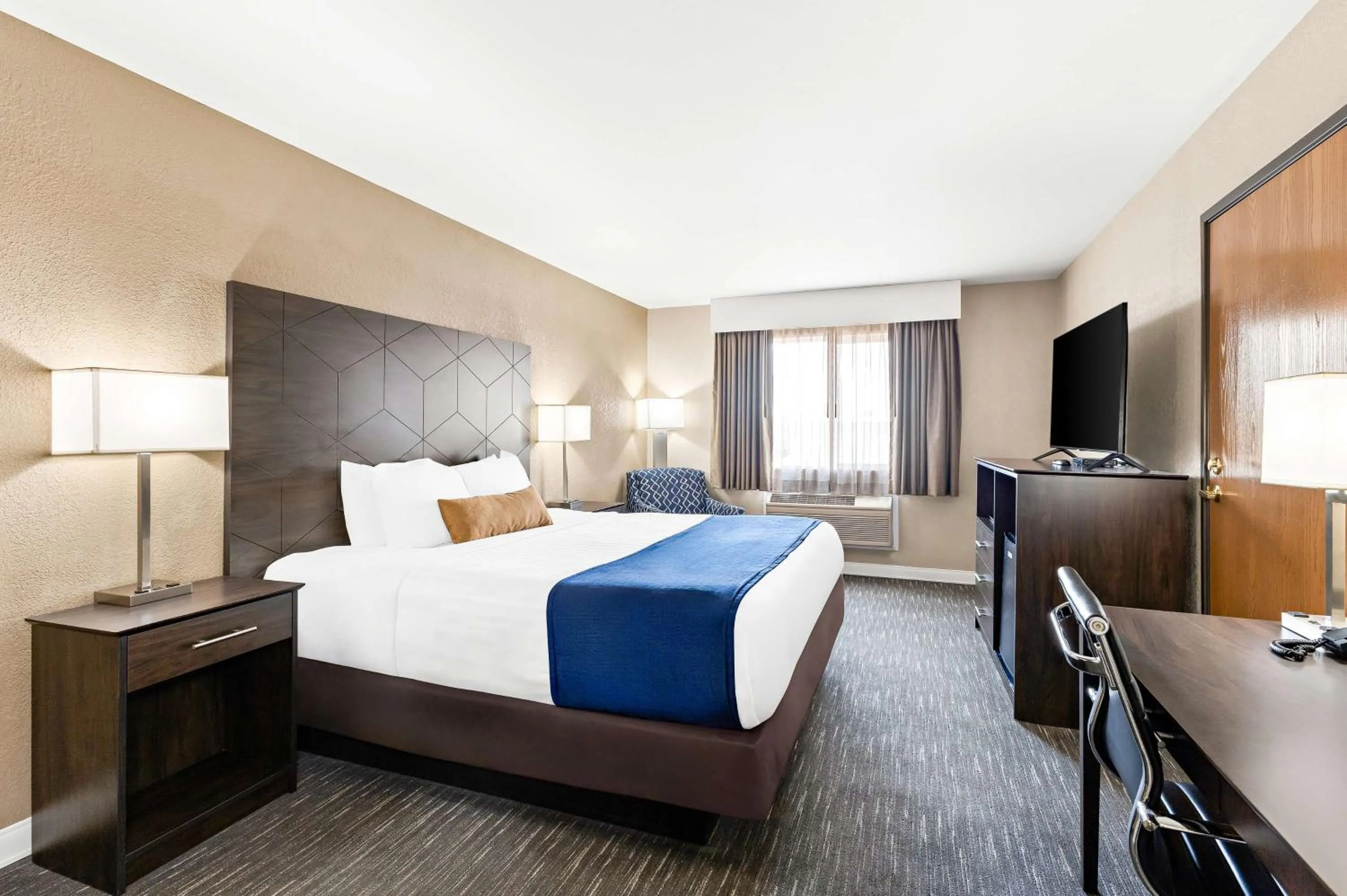 Bedroom, Bed in Best Western Snowflake Inn