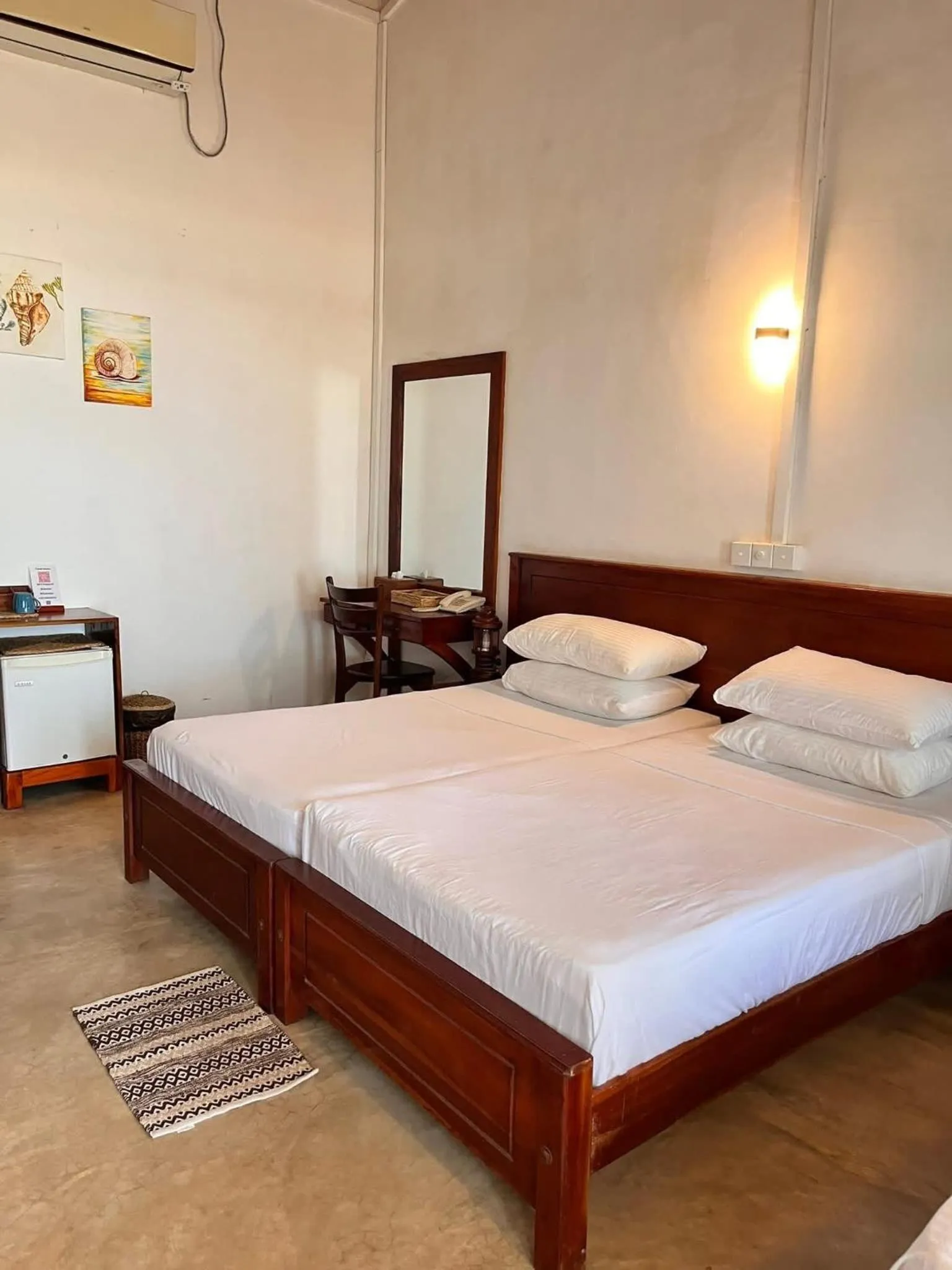 Bed in Pearl Oceanic Resort - Trincomalee