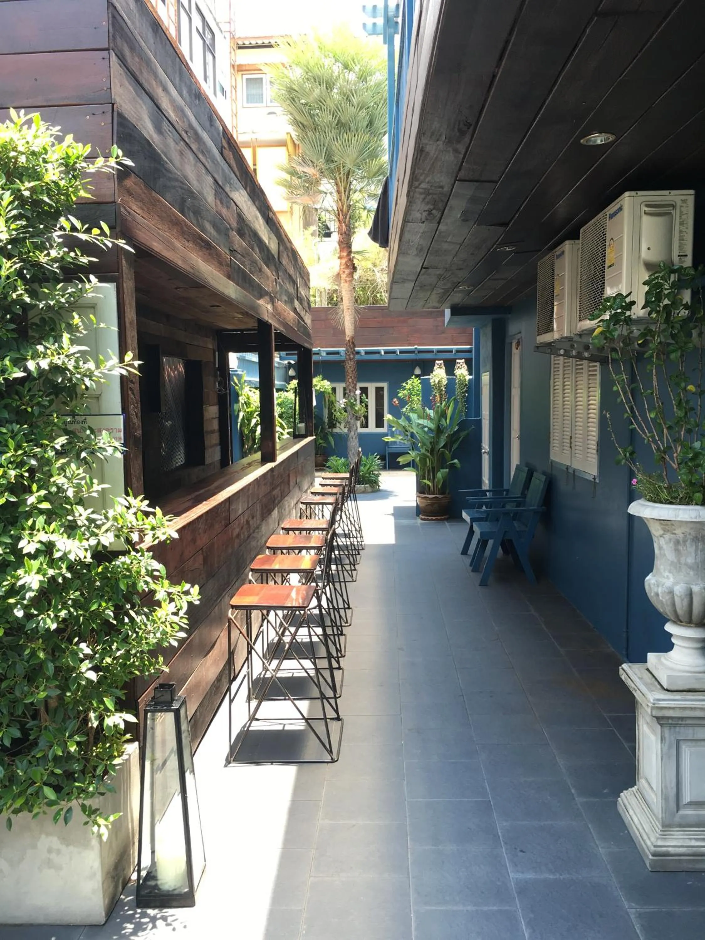 Lounge or bar in Blue Chang House