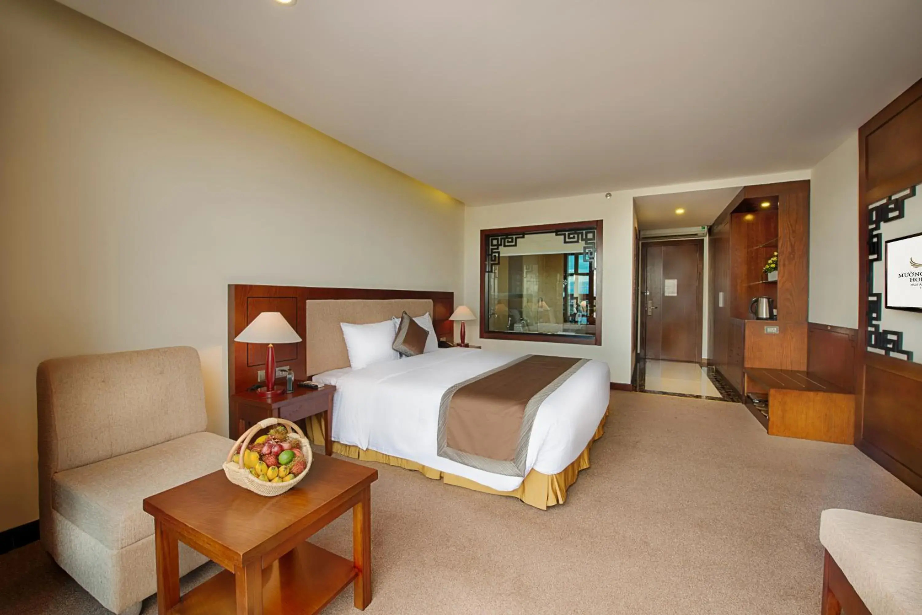 King Room with Balcony in Muong Thanh Holiday Hoi An Hotel King Room with Balcony in Muong Thanh Holiday Hoi An Hotel