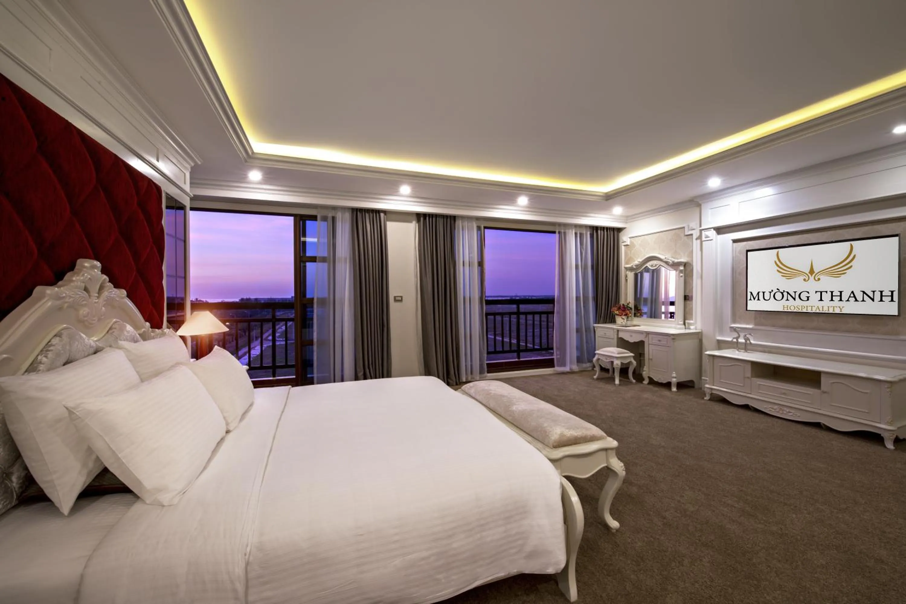 Bed in Muong Thanh Holiday Hoi An Hotel