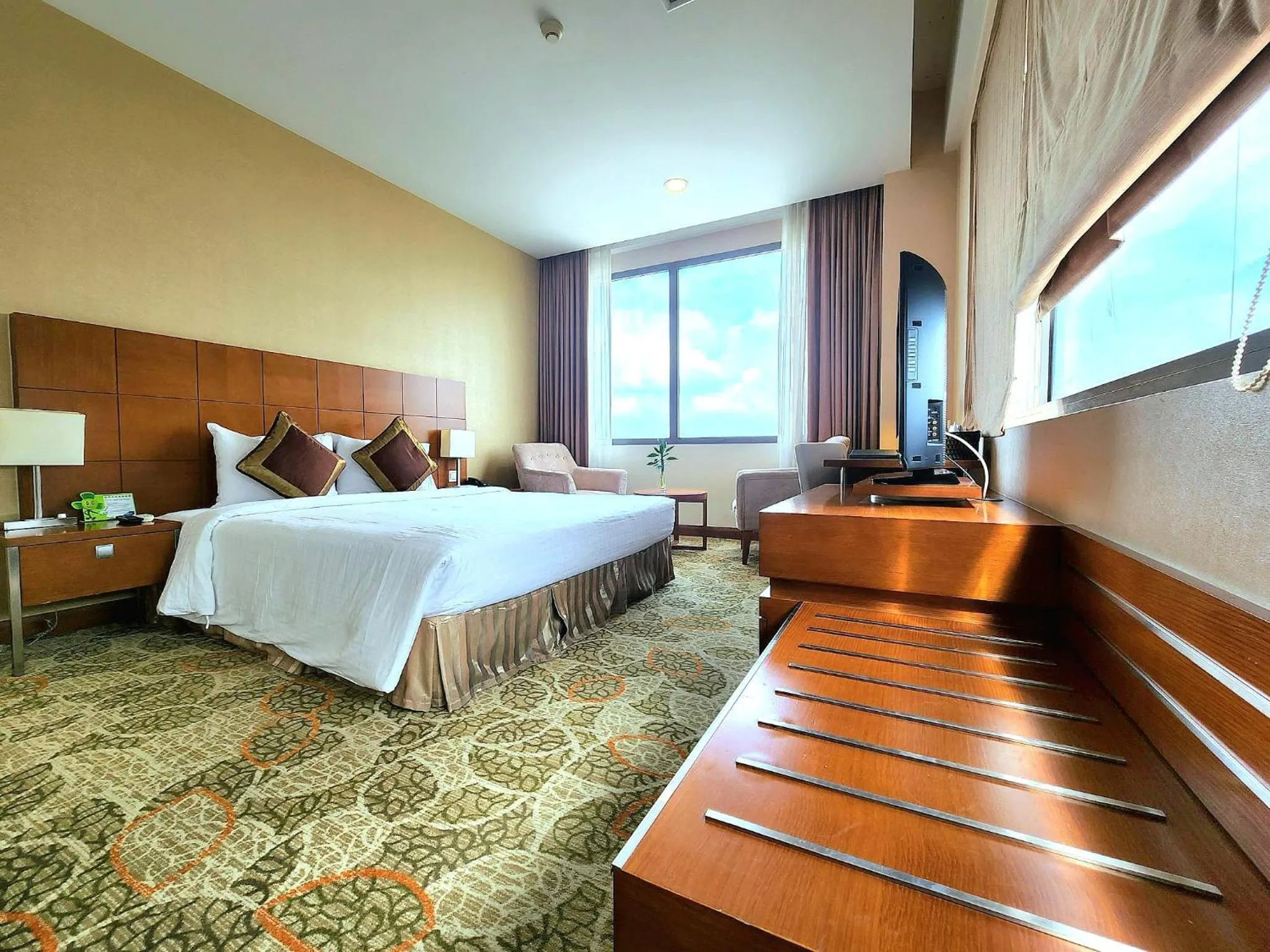 Bedroom, Bed in AURORA Hotel Plaza