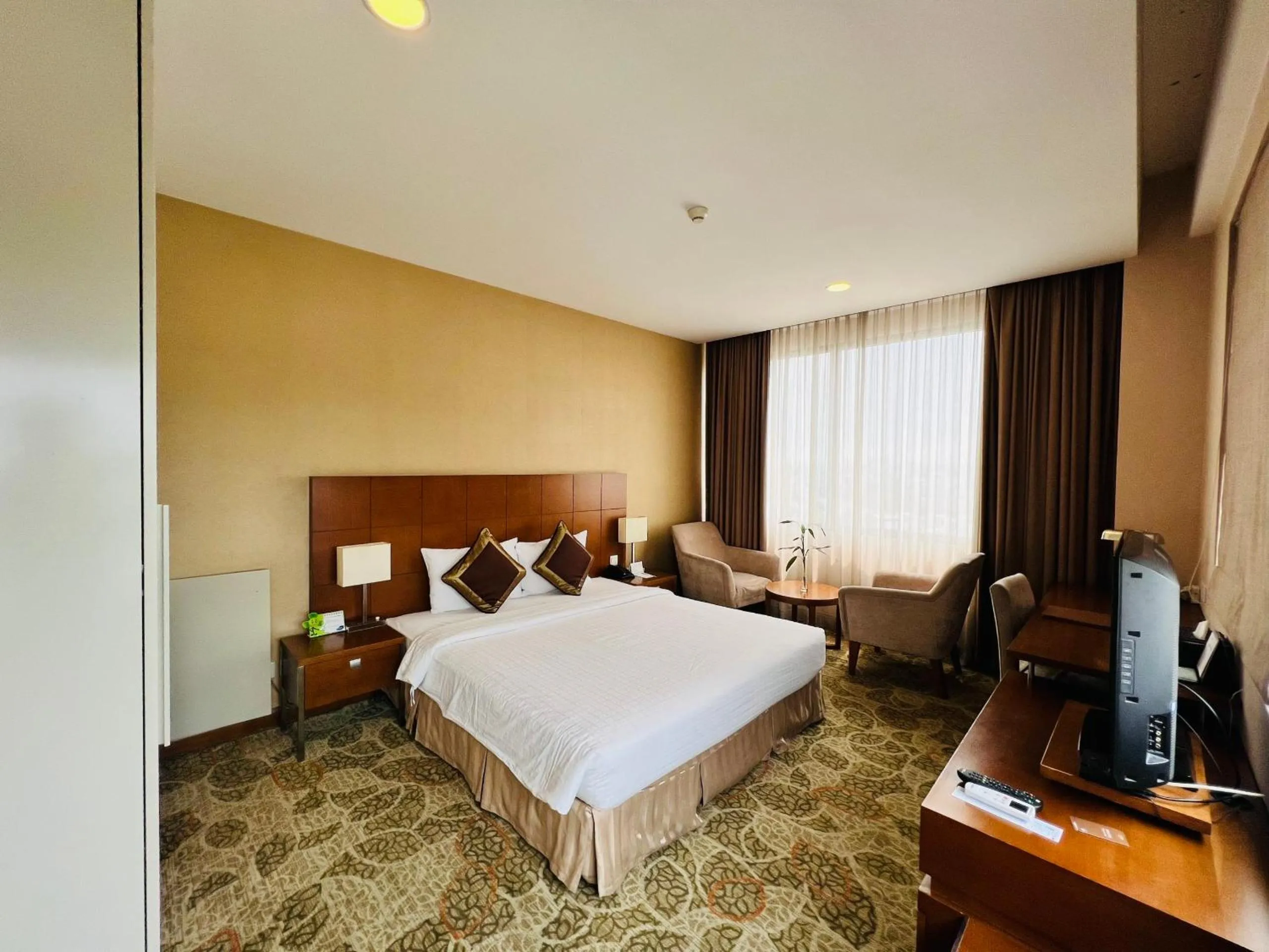 Bedroom, Bed in AURORA Hotel Plaza