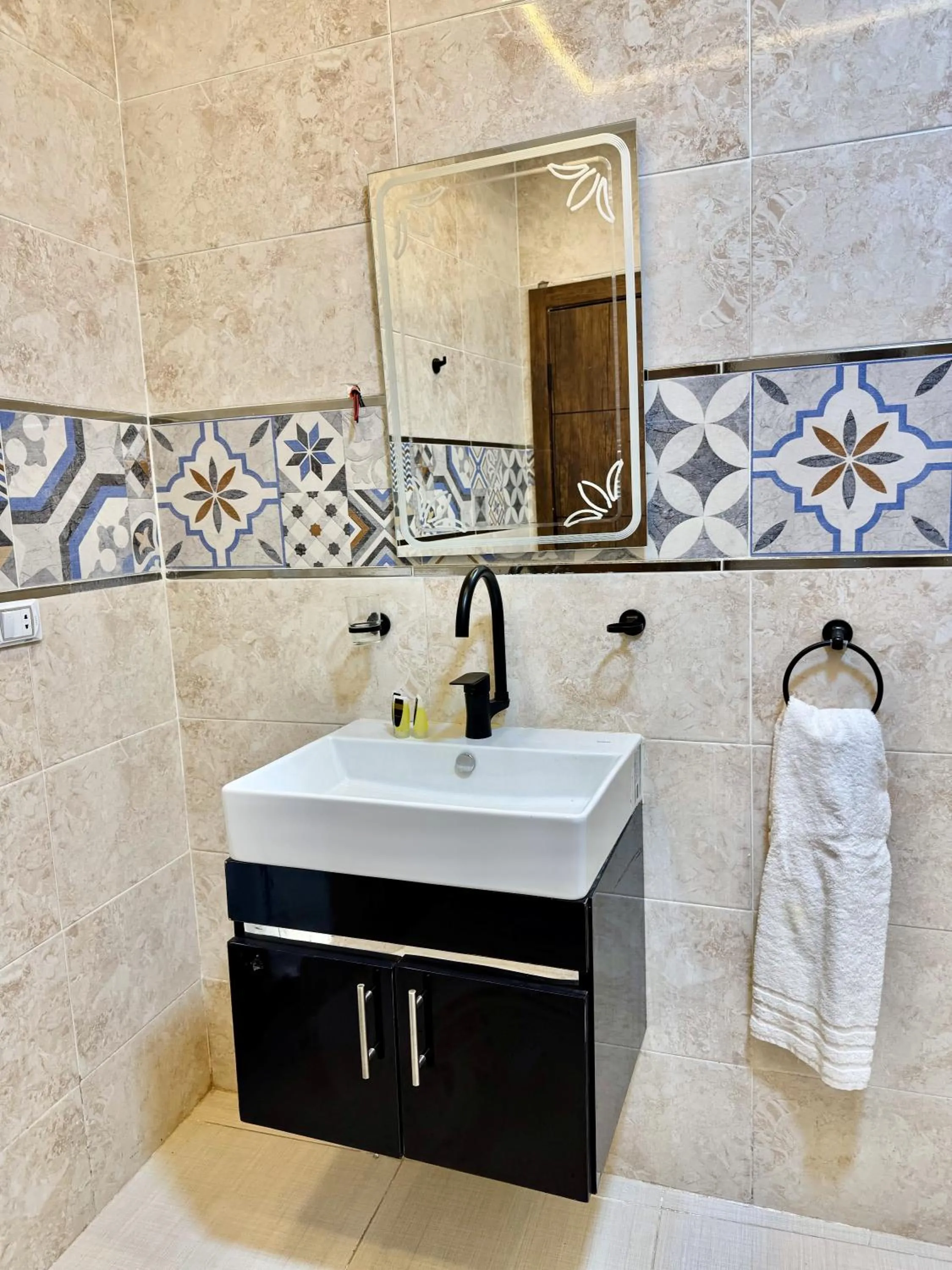 Bathroom in Night Pyramids Inn Hotel