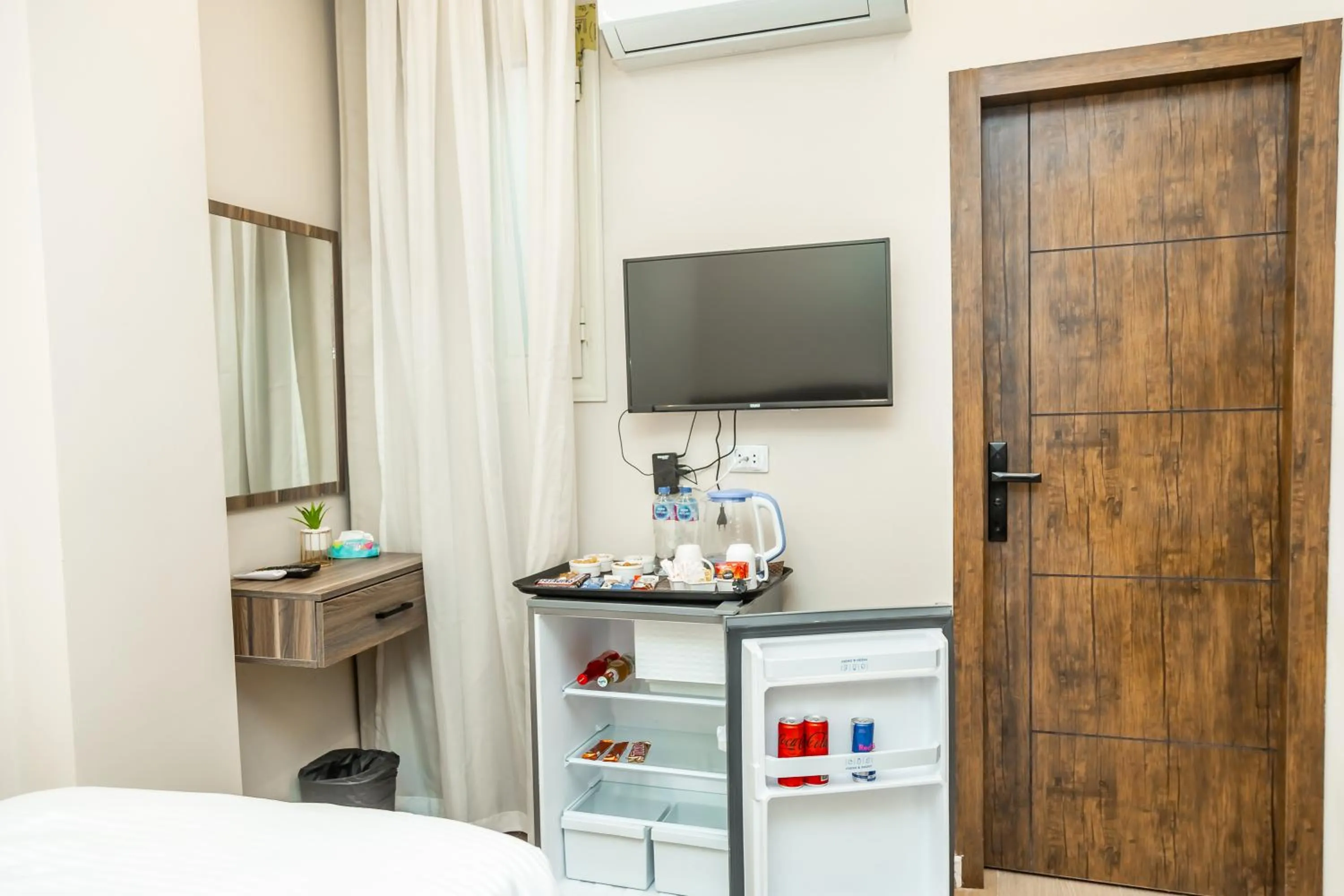 Bed in Night Pyramids Inn Hotel