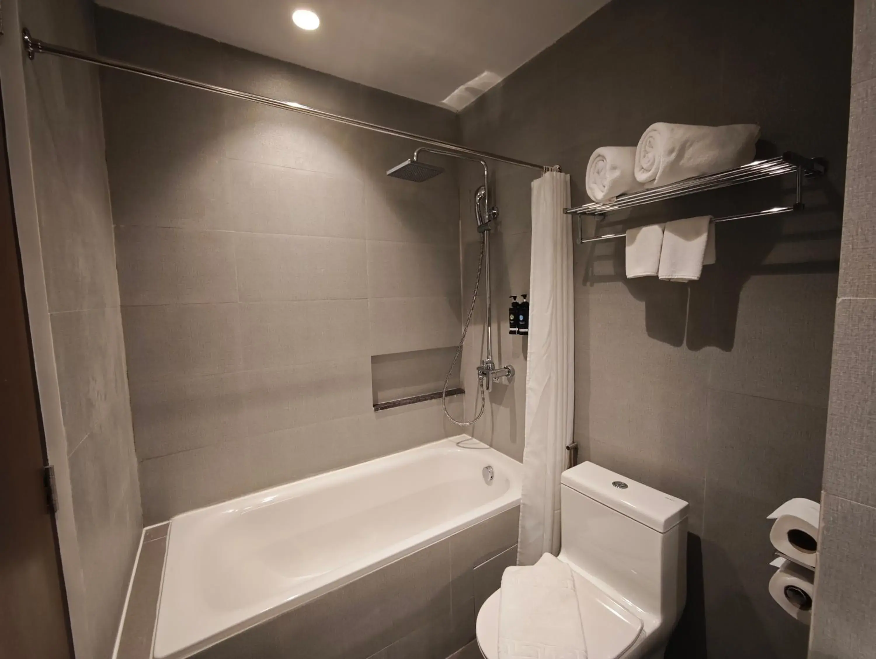 Deluxe Twin Room in The Tribute Hotel Deluxe Twin Room in The Tribute Hotel