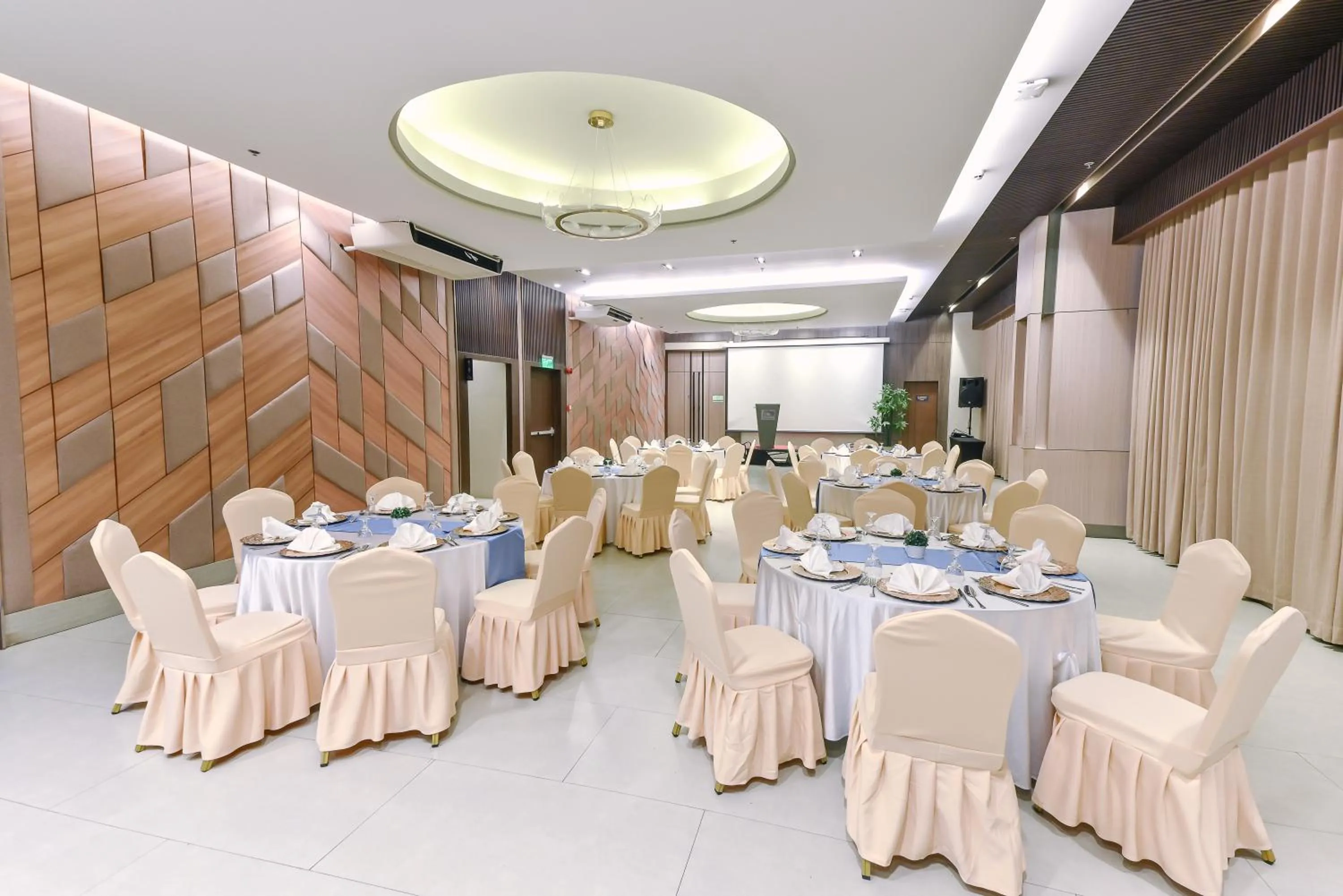Banquet/Function facilities in The Tribute Hotel