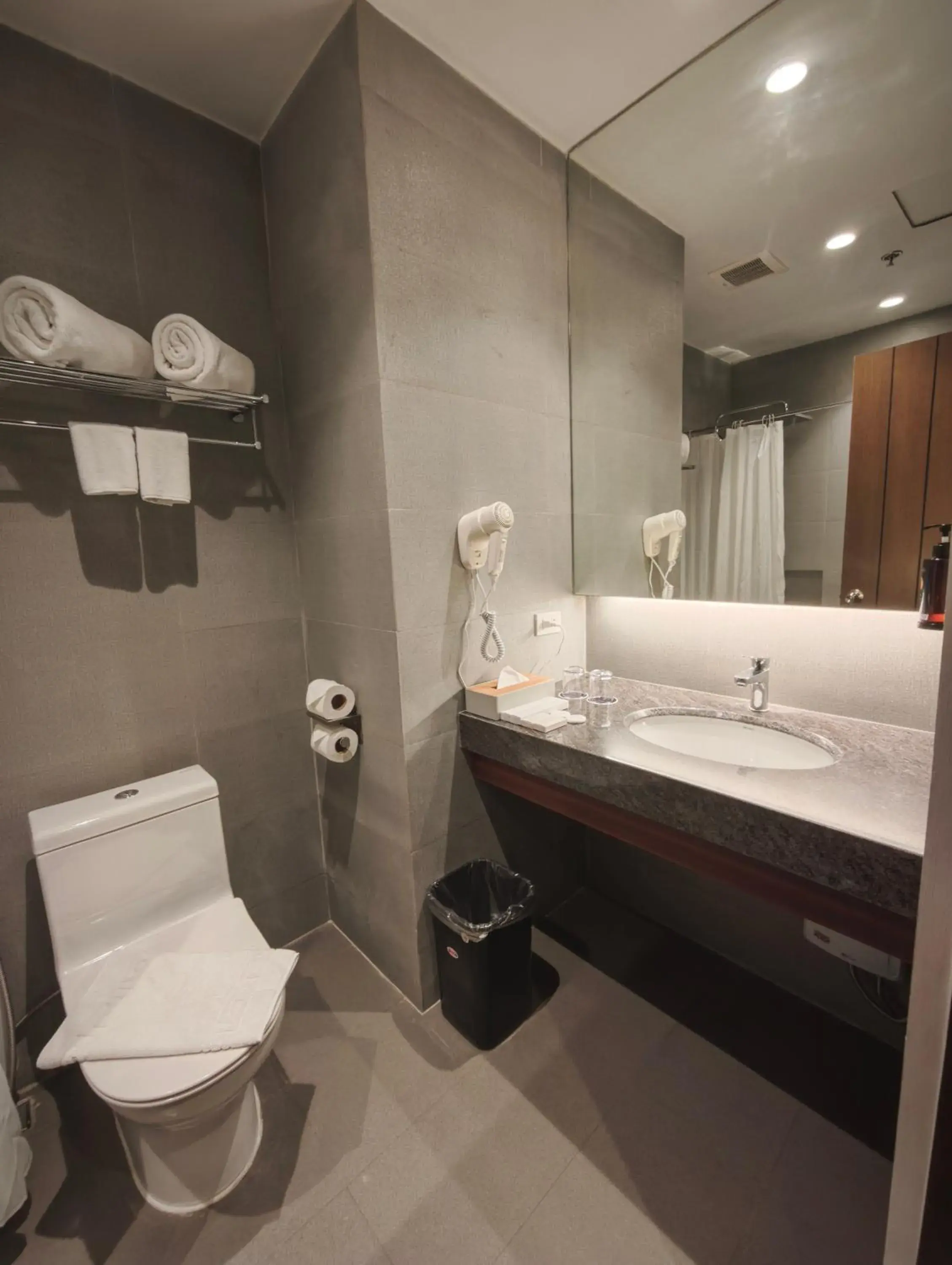 Deluxe Twin Room in The Tribute Hotel Deluxe Twin Room in The Tribute Hotel