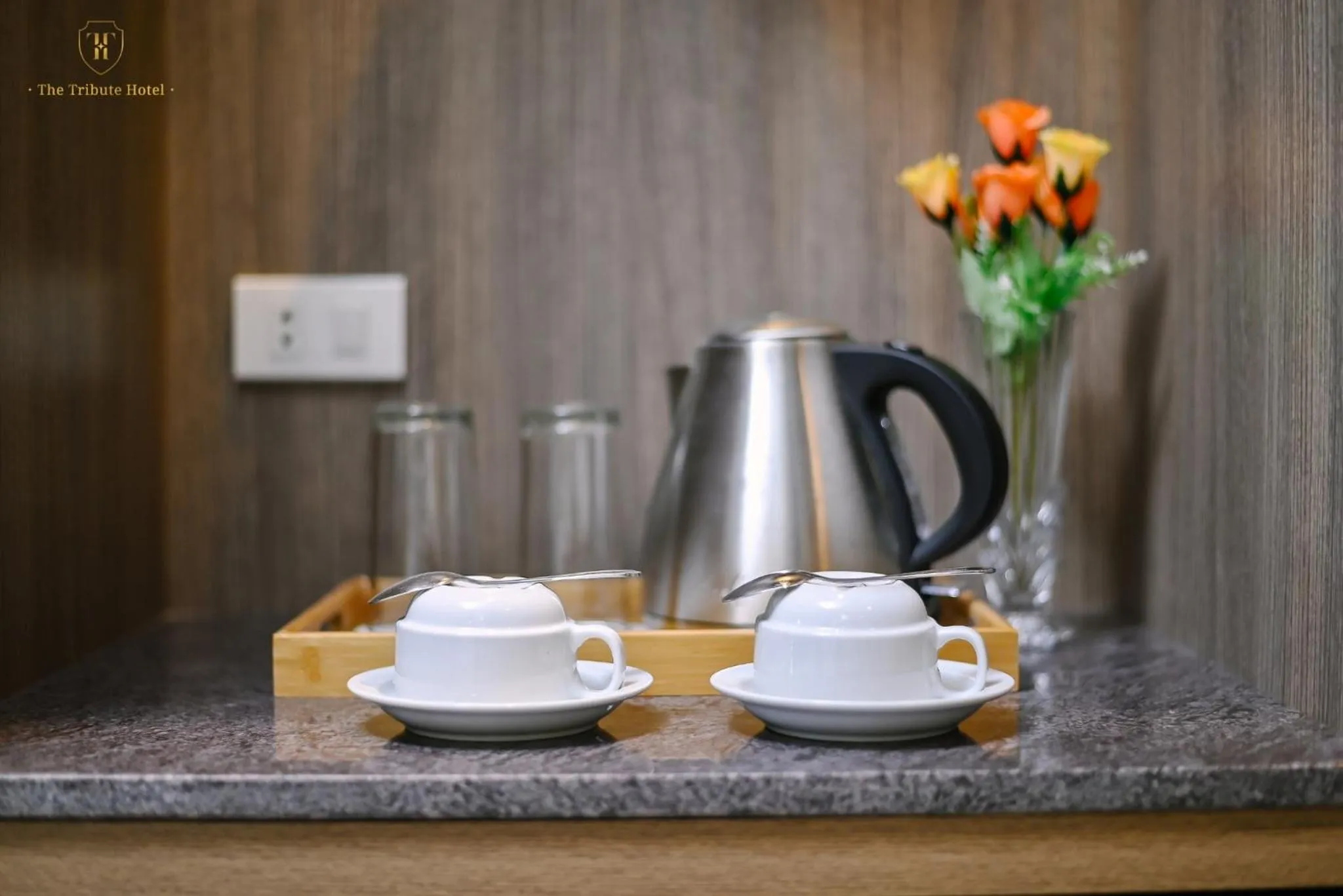 Coffee/tea facilities in The Tribute Hotel