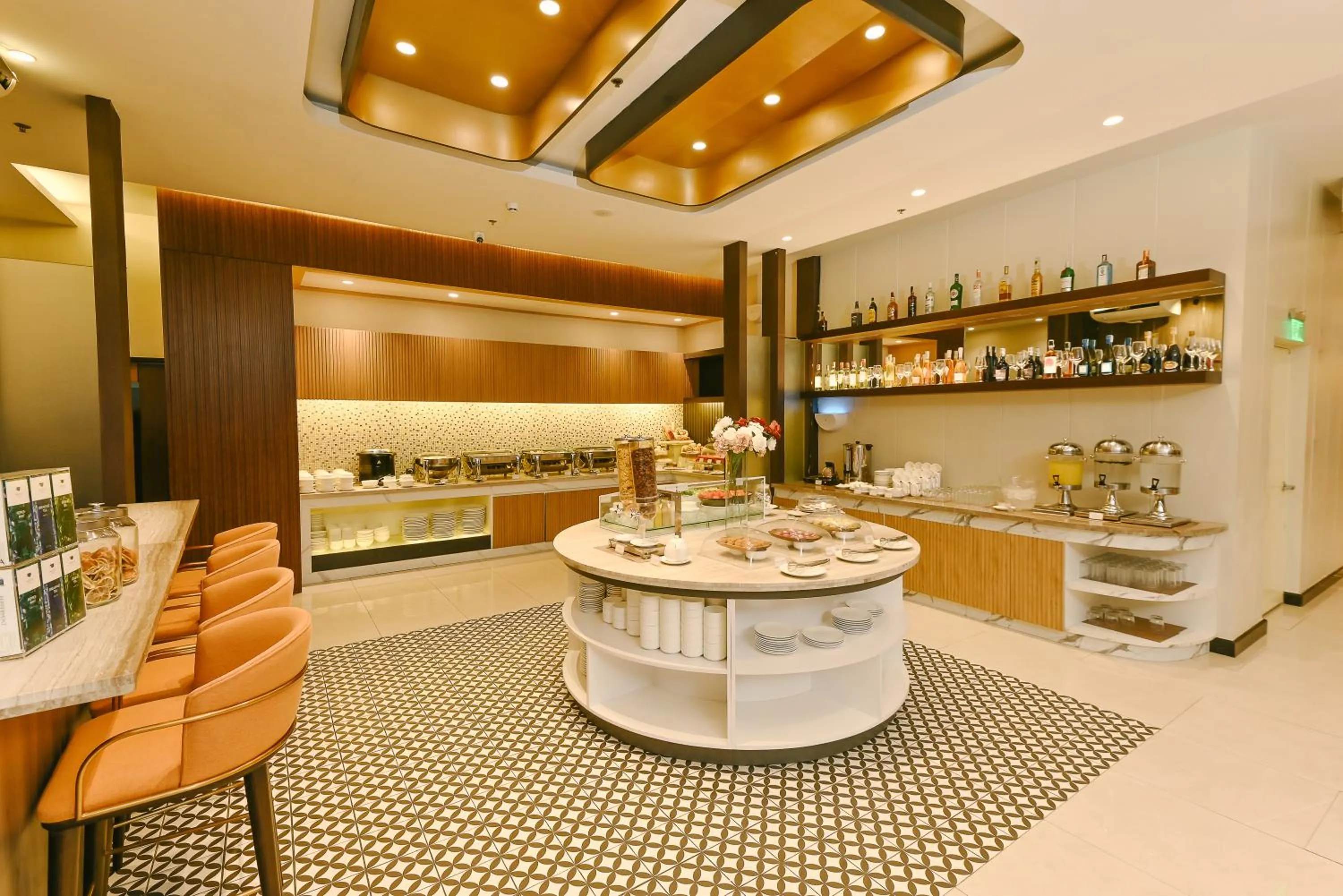 Food and drinks in The Tribute Hotel